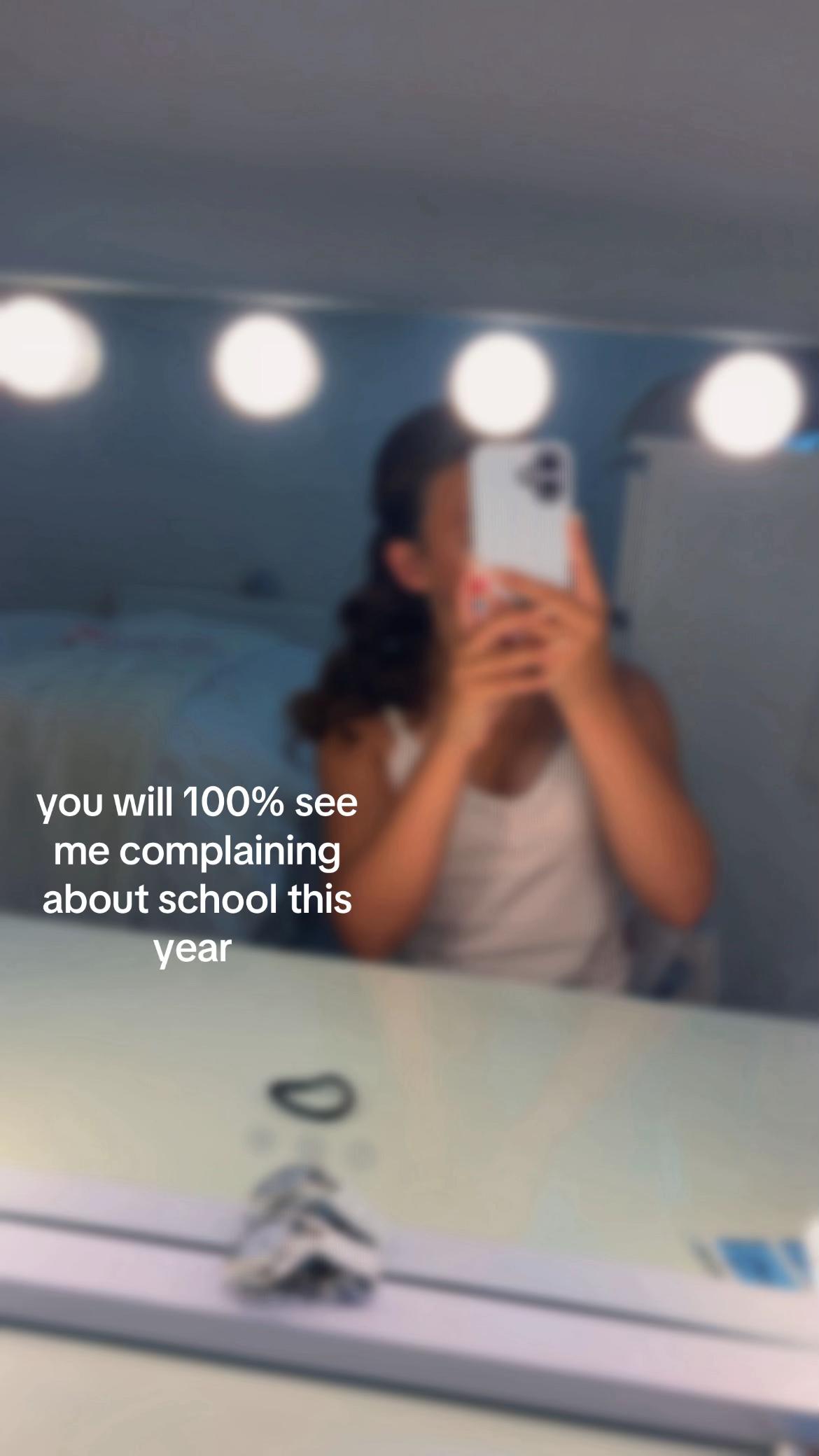 @priya.spam🤍