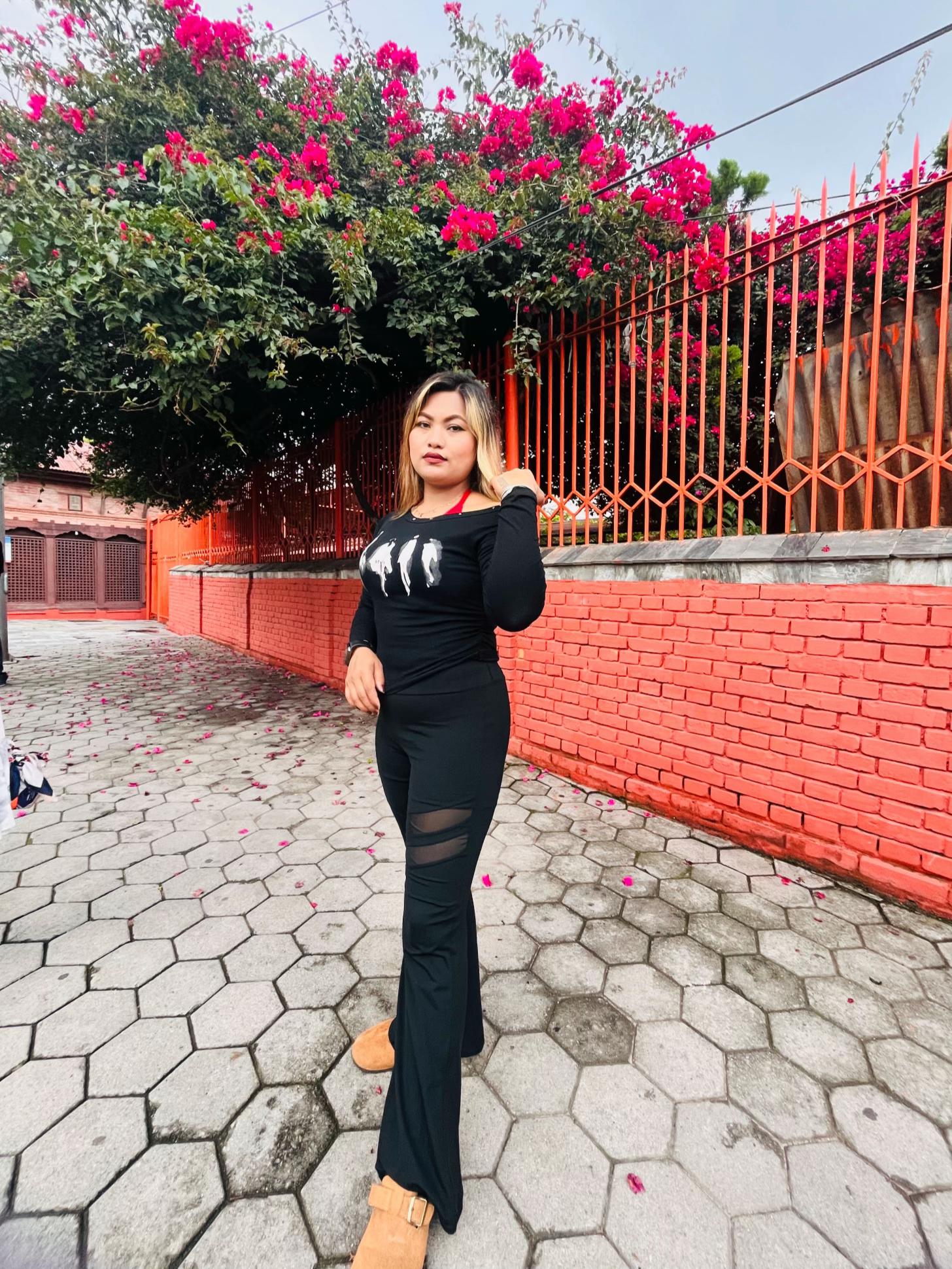 @it's __mÈ__Dìkshyà--🖤🌿