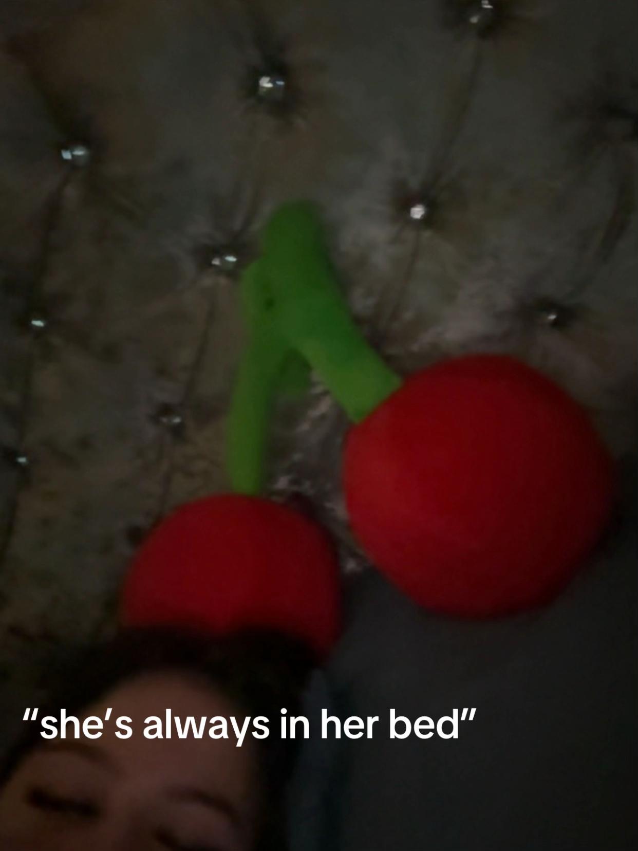 @𝓈𝑜𝓅𝒽𝒾𝑒🍒