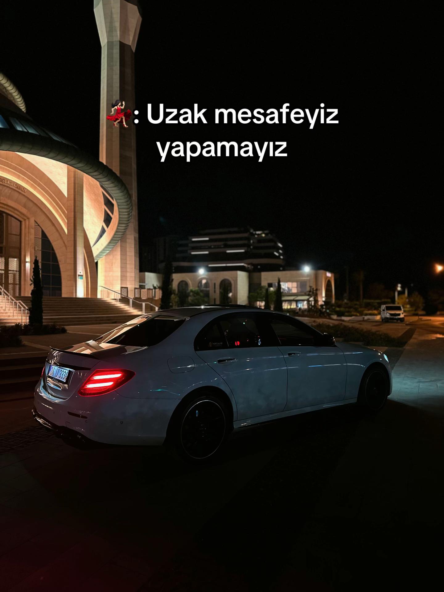 @⃟
