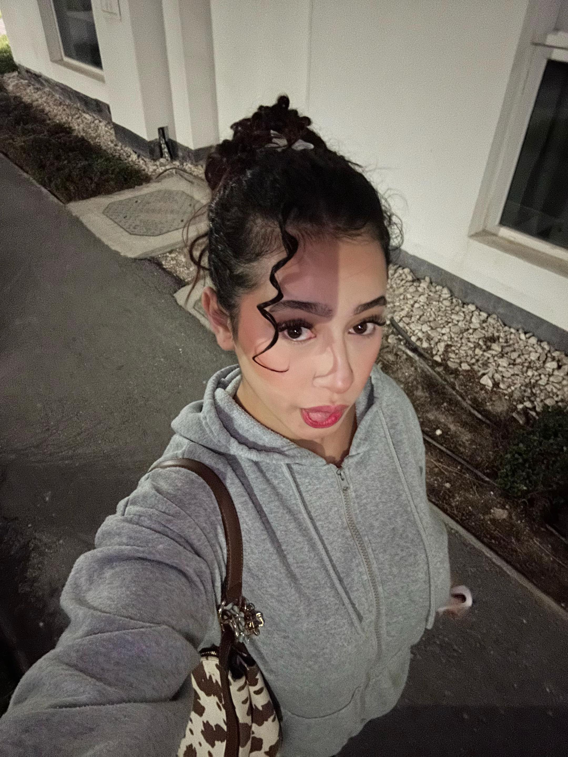 @𝒮𝓌𝑒𝑒𝓉 𝒱𝑒𝓃𝑜𝓂 ♈️🦂