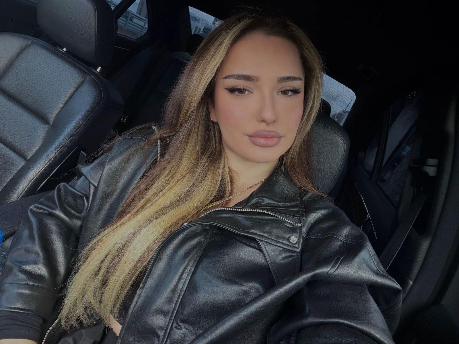 @𝐙