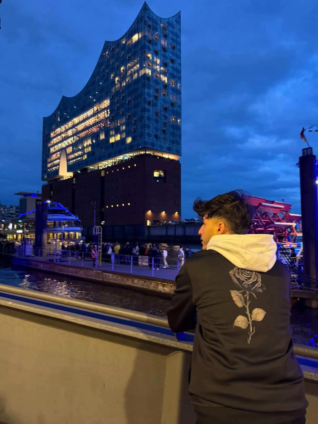 @Sam🇪🇺