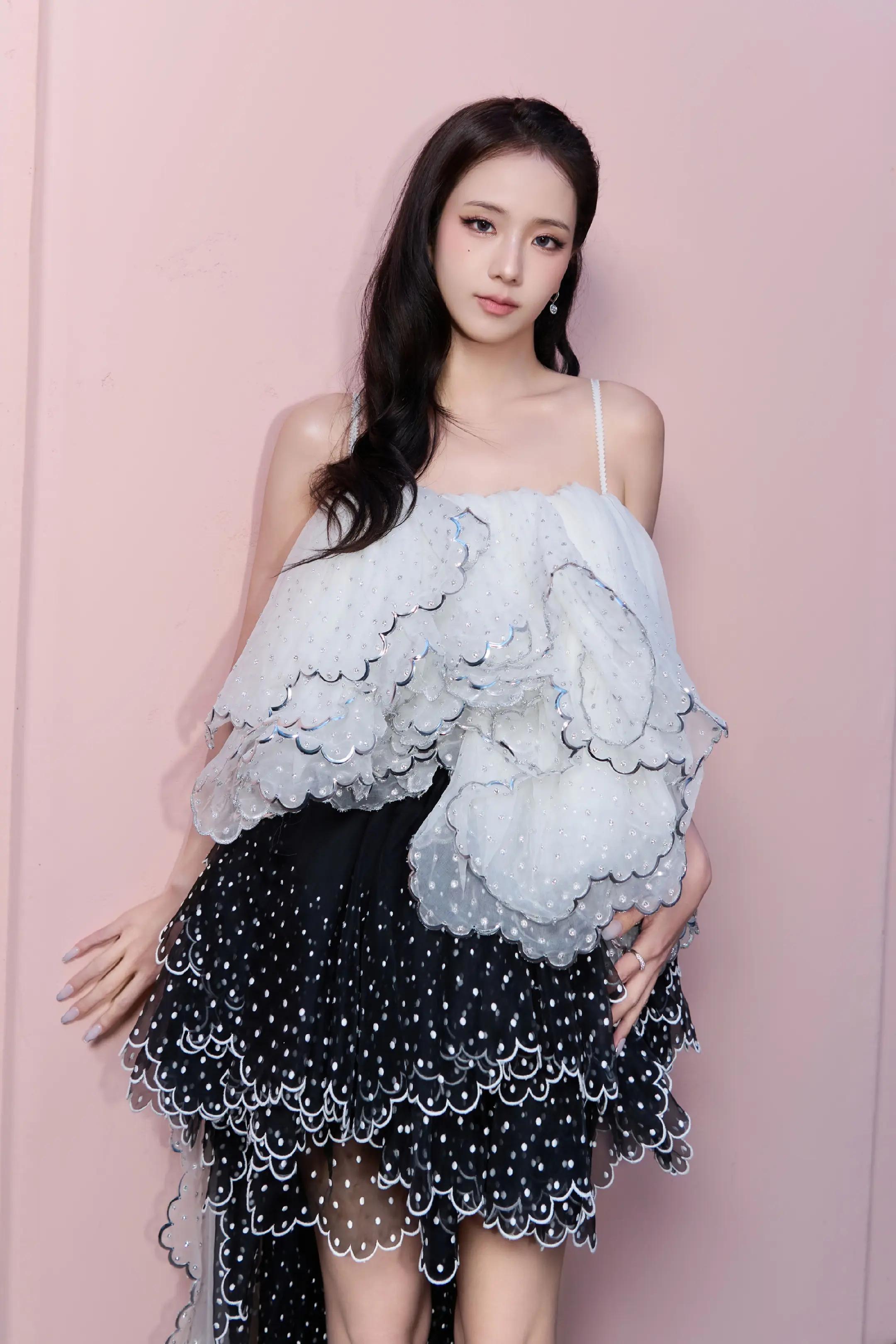 @Jisoofan