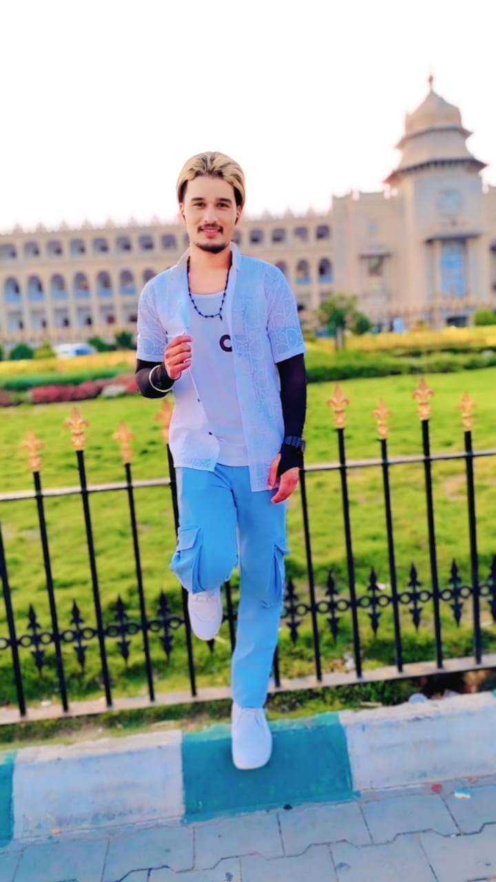 @mr_rock_king_akash53