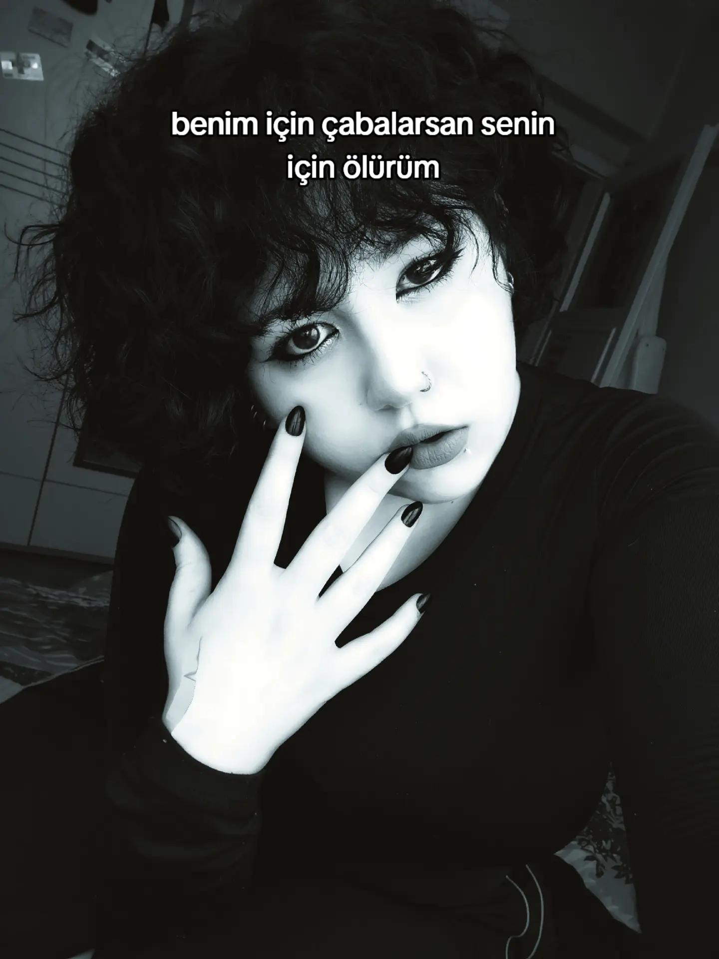 @🦦