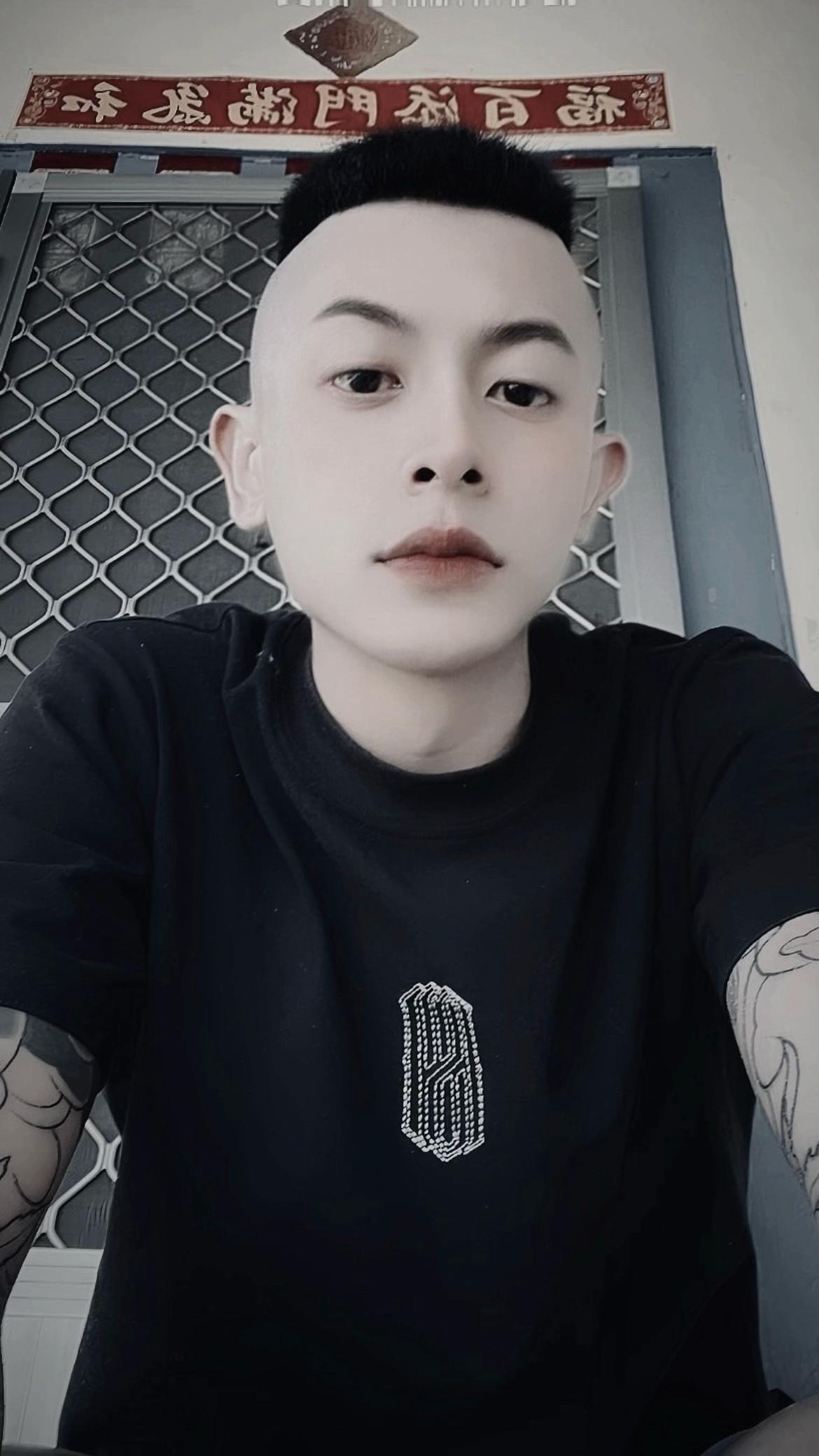 @陳浩南.