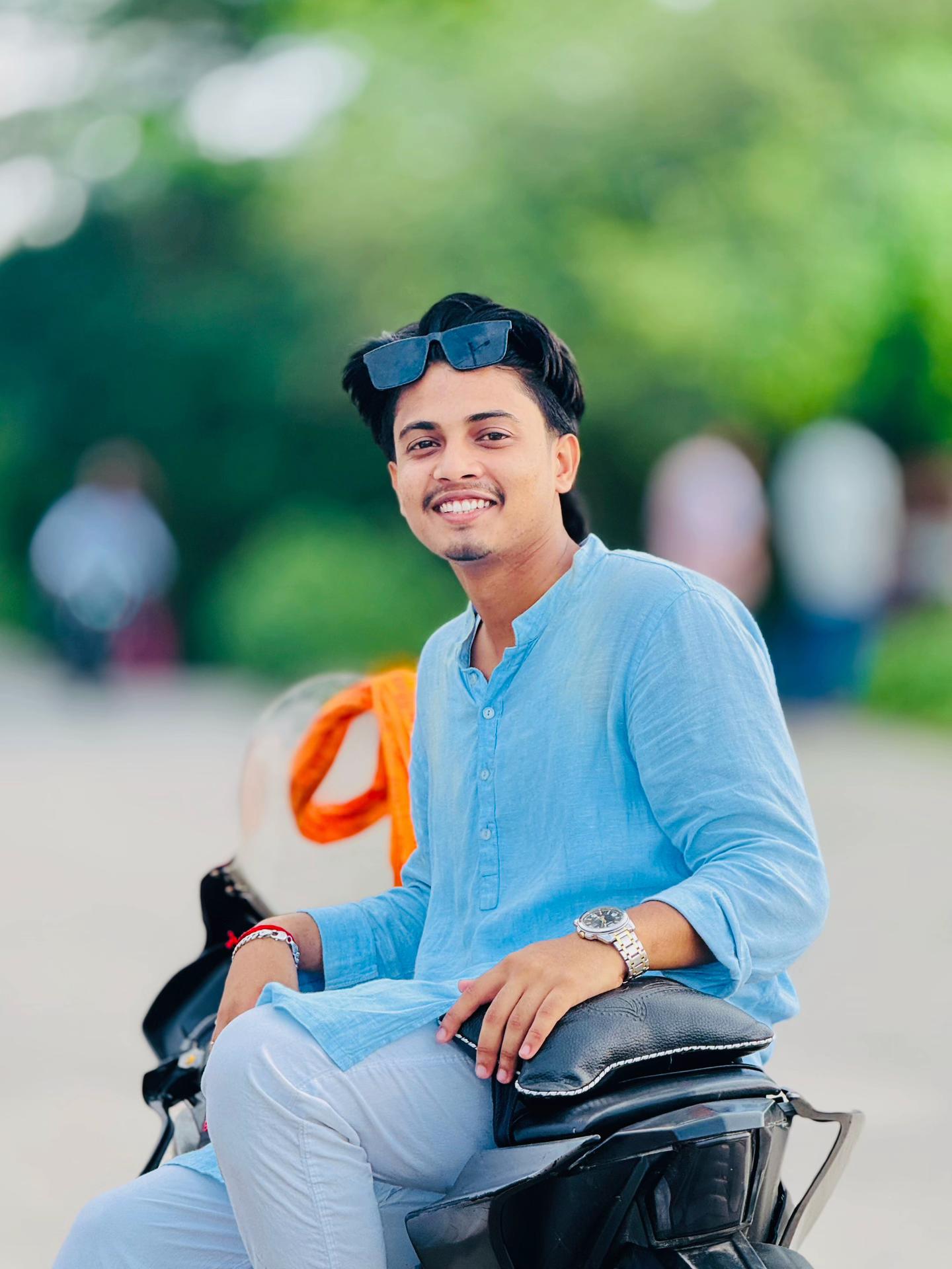 @কৌশিক 🦢🧿