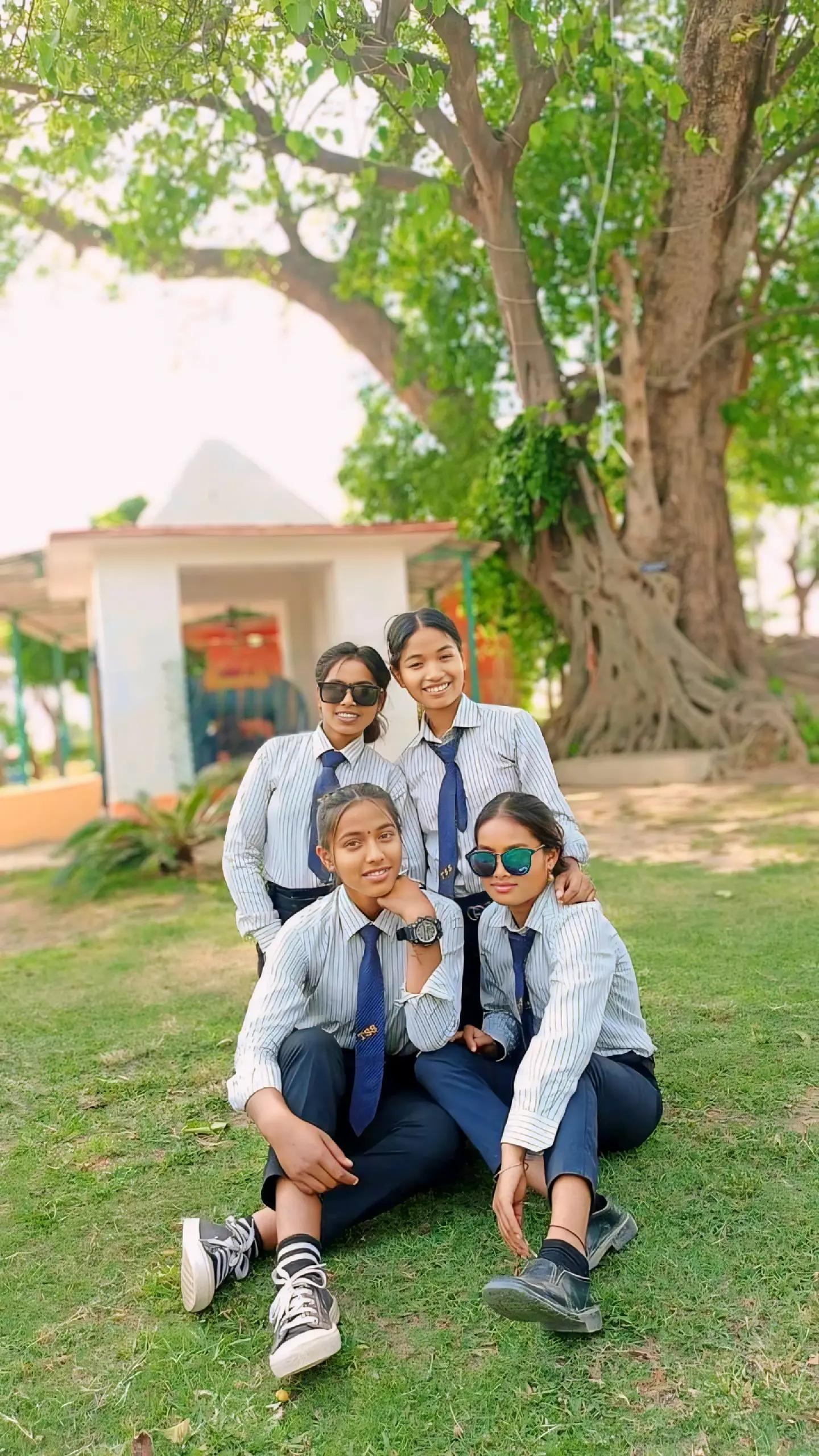 @𝓐𝓷𝓲𝓼𝓱𝓪_𝓚𝓮𝔀𝓪𝓽🕊