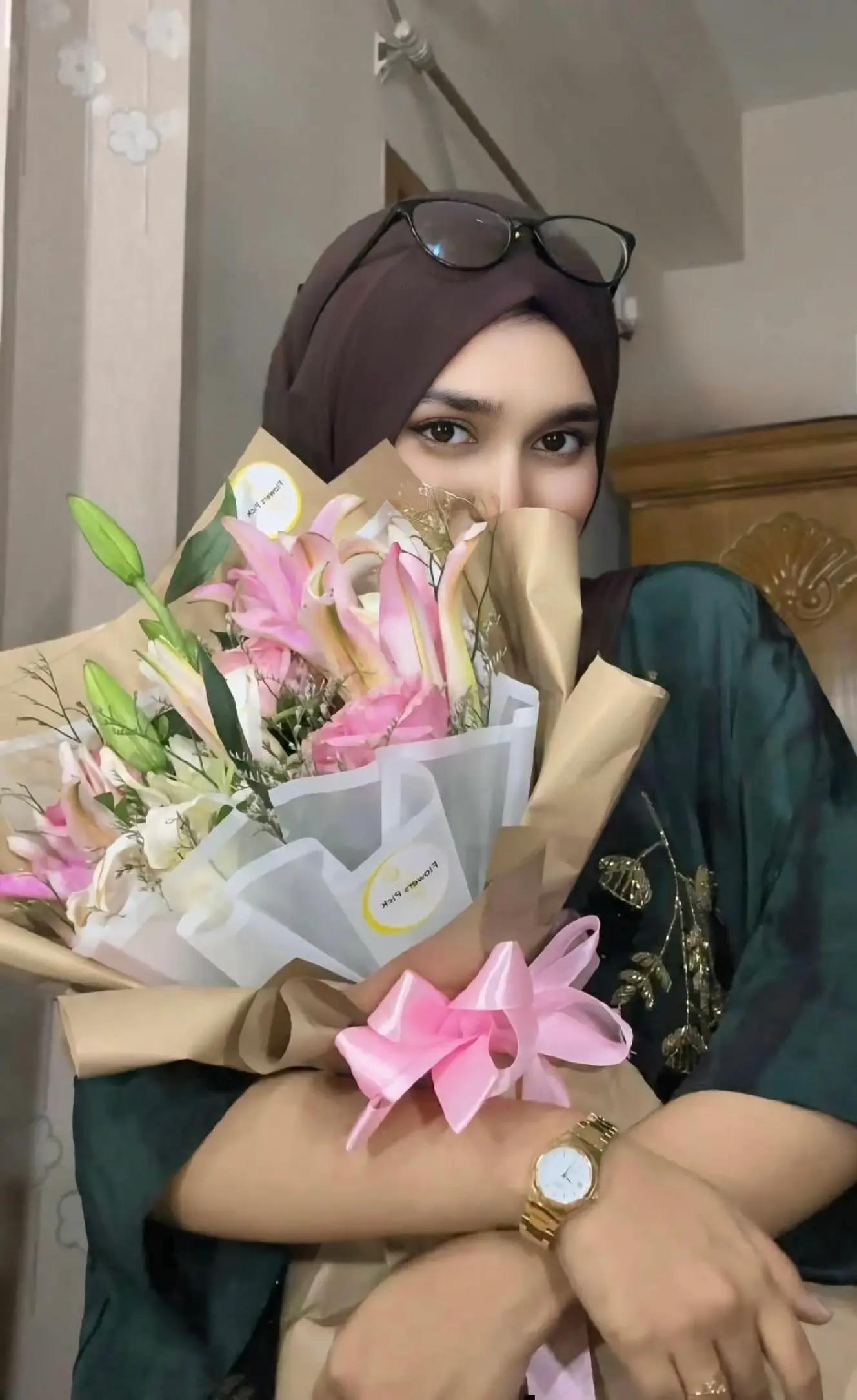 @FarzanaQueen