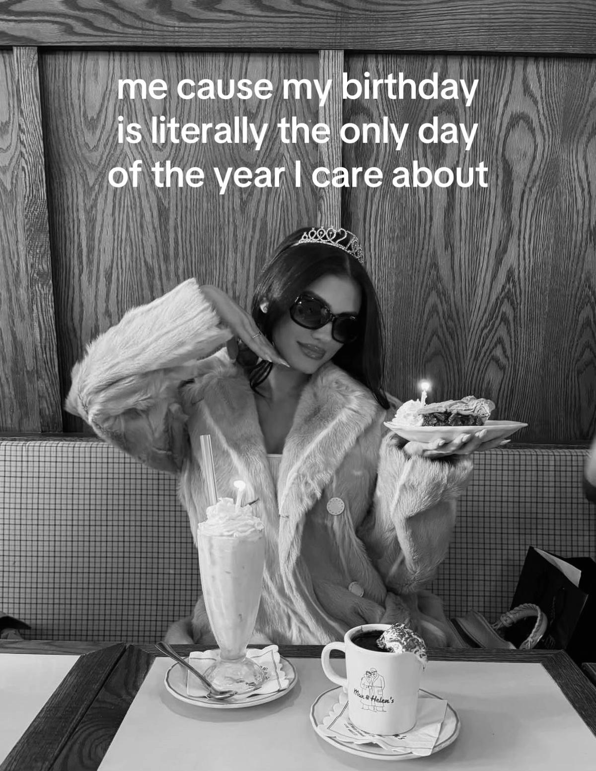@𝒳