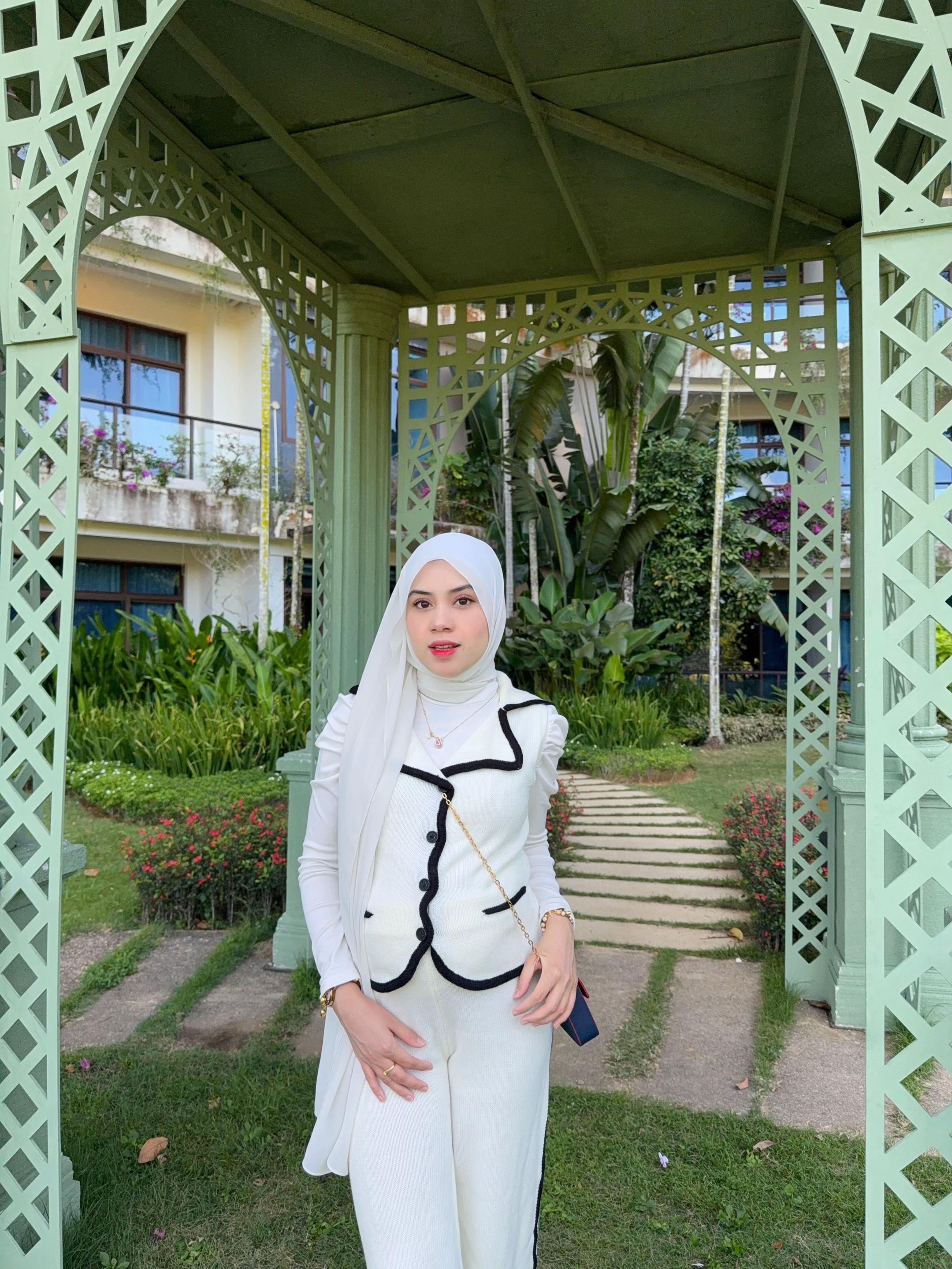 @zafinaz10
