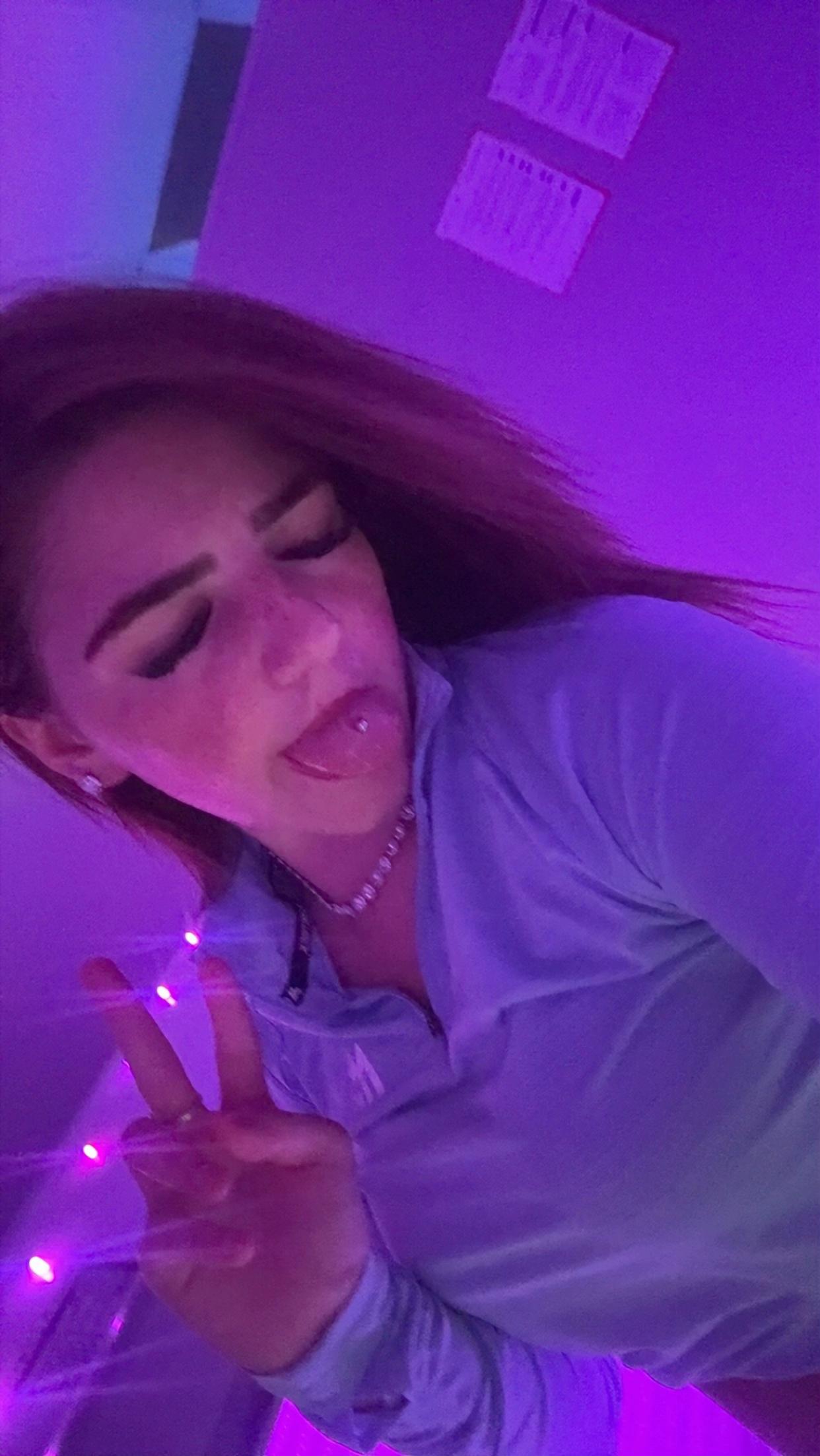 @𝓗𝓸𝓵𝓵𝔂.𝓝🫶🏼✨🤍