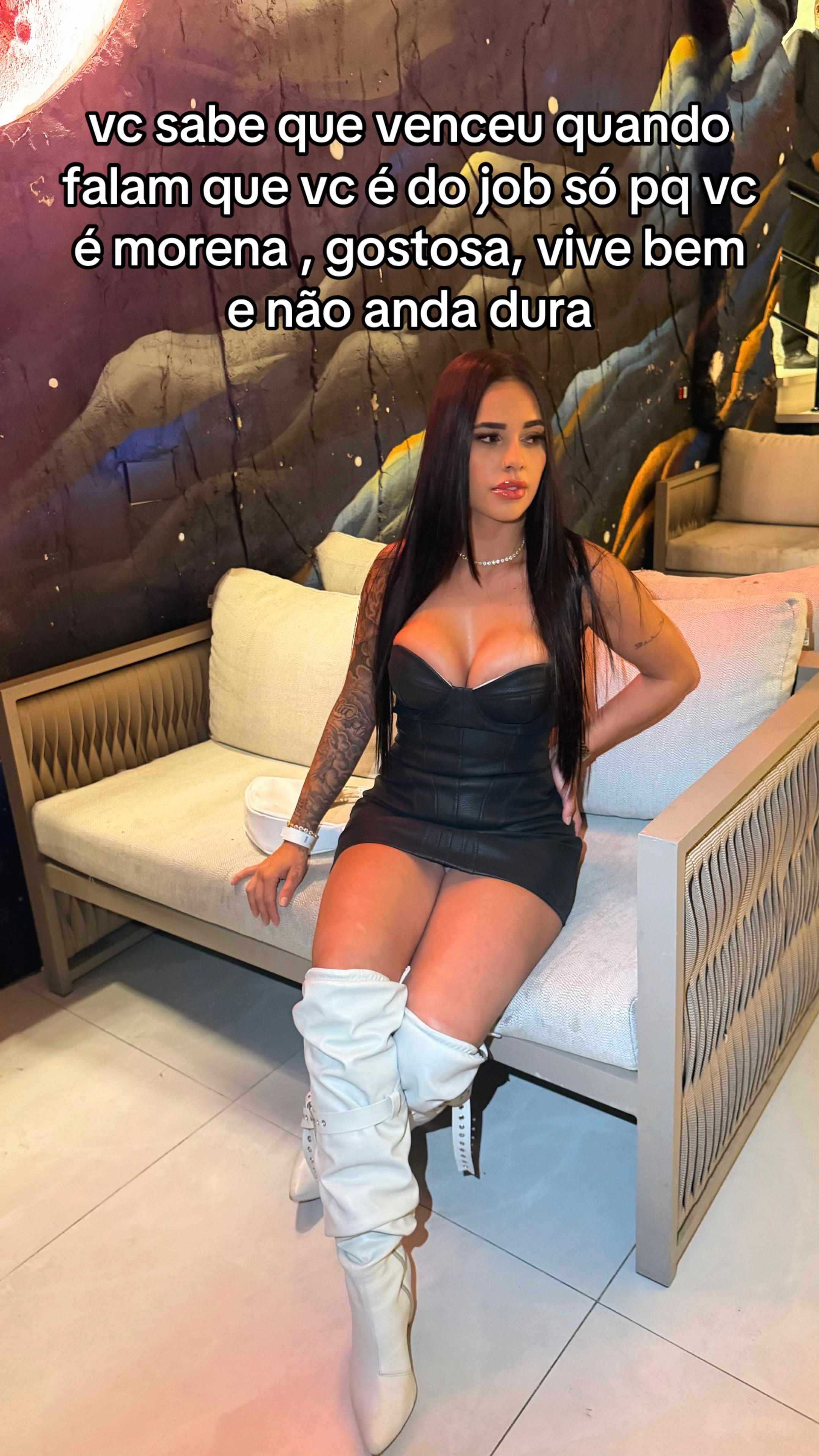 @j__ariaane