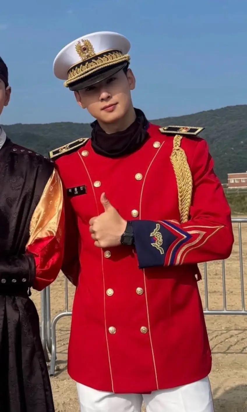 @zulet ᡣ𐭩