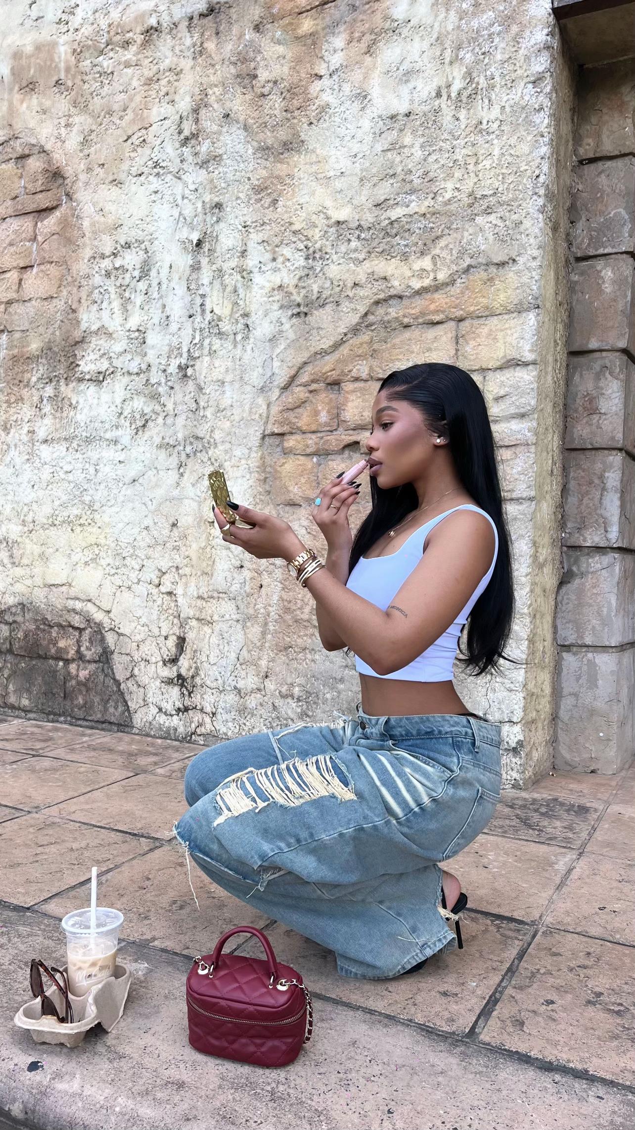 @𝑎𝑚𝑎𝑛𝑑𝑎💋