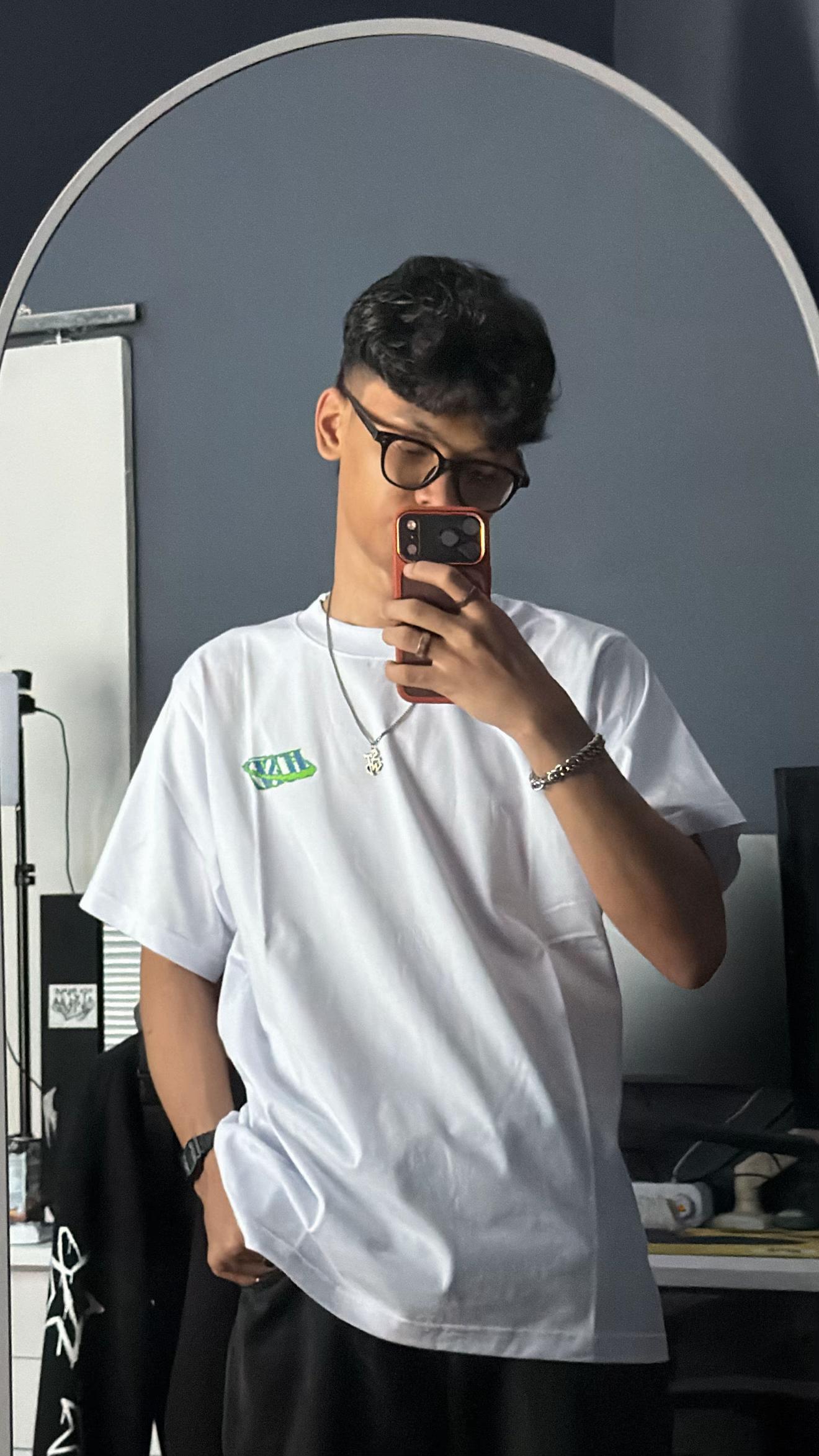 @Xauzy4K