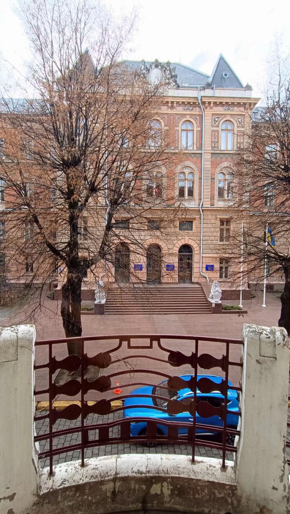 @Rieltor_chernivtsi_