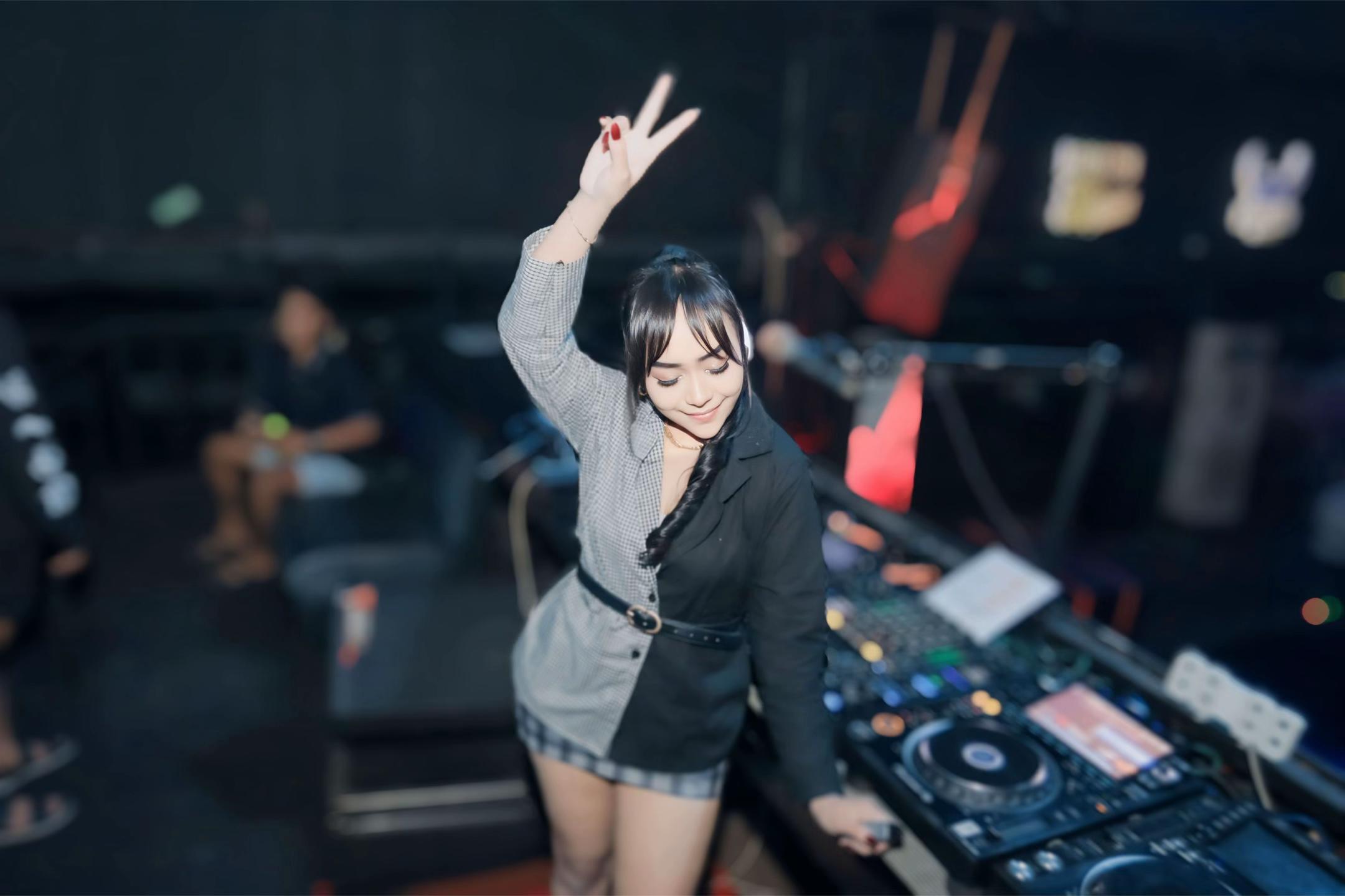 @dj.rini.amora