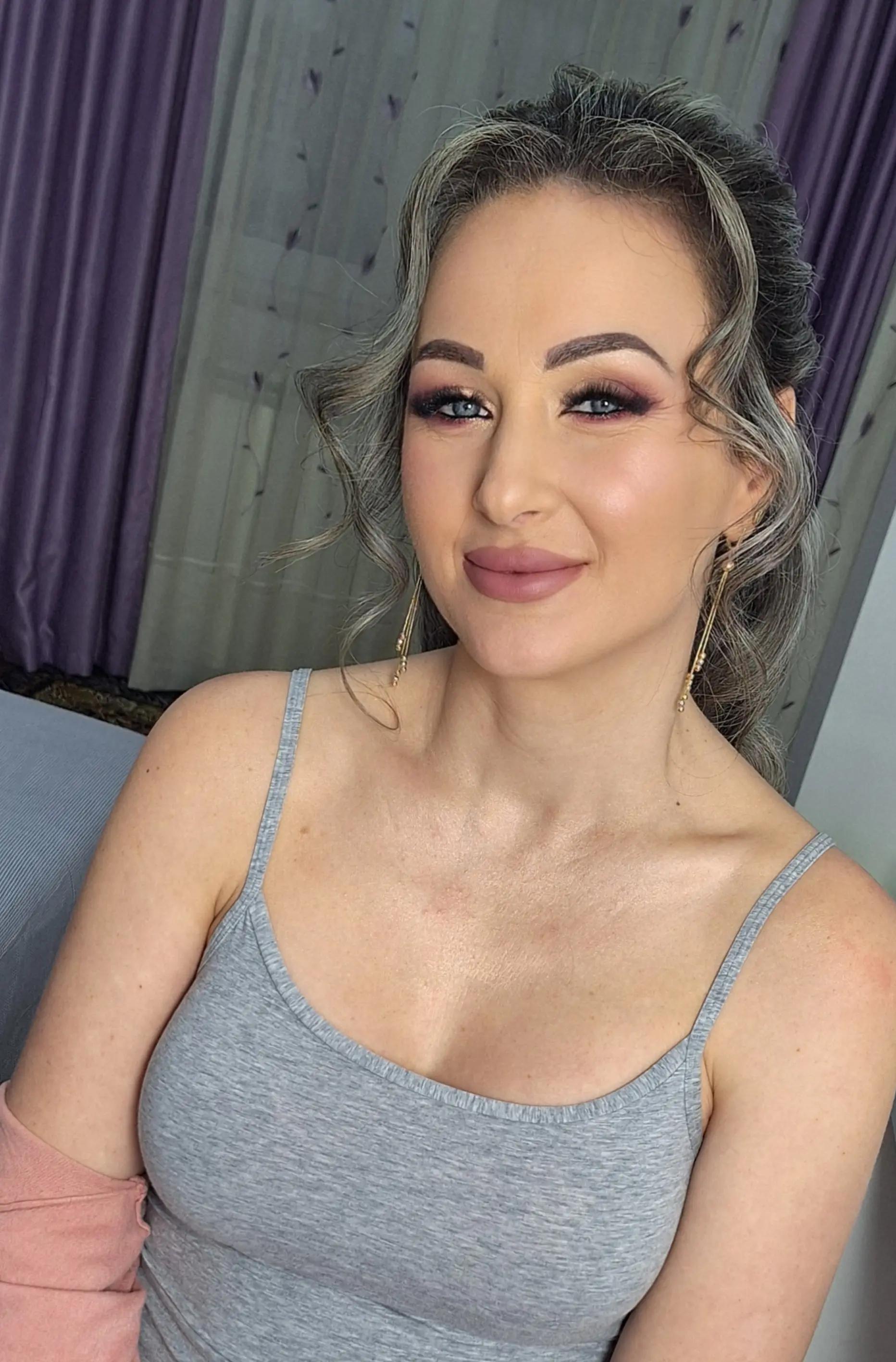 @Make up Elena