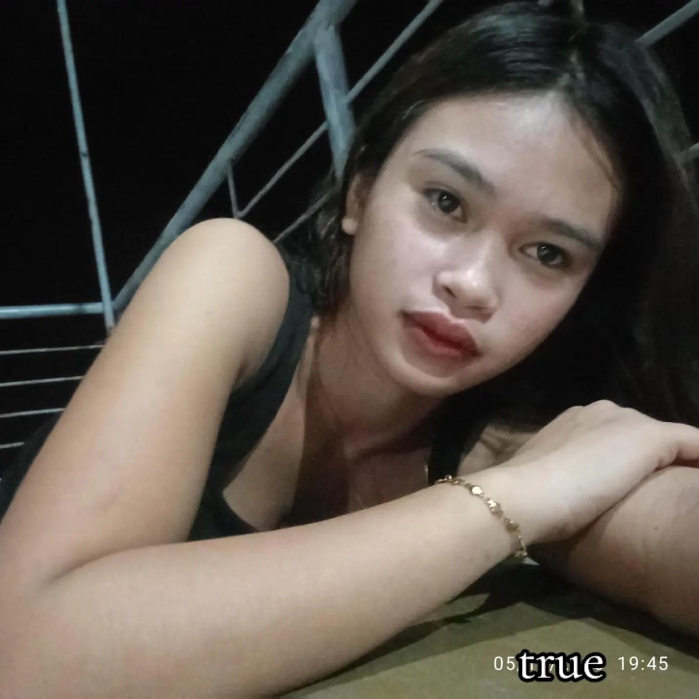 @sad girl🥹😭