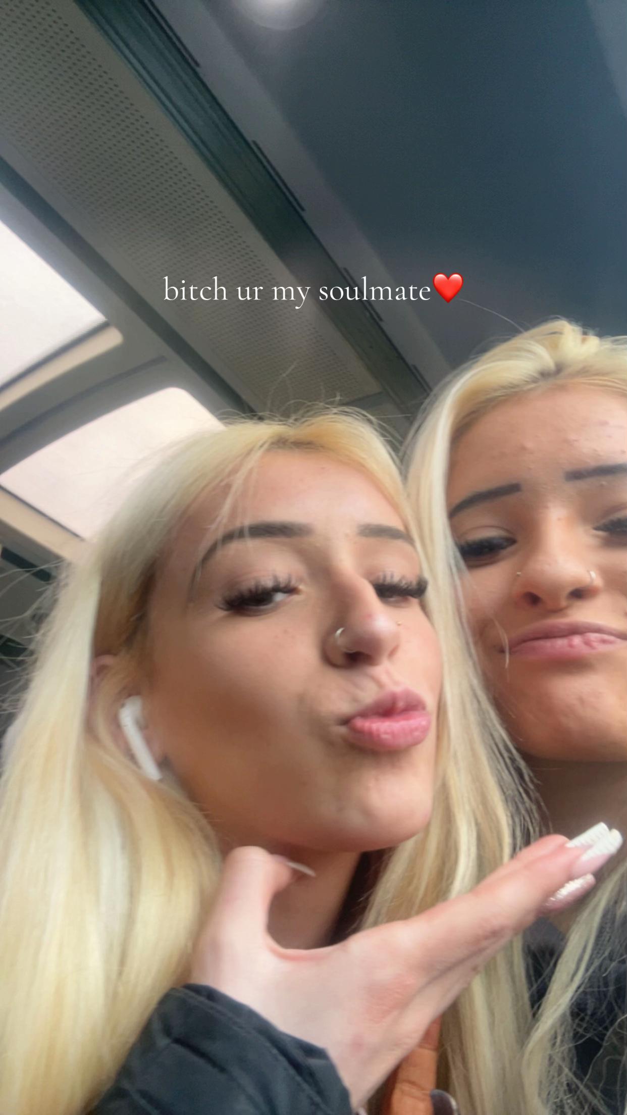 @….