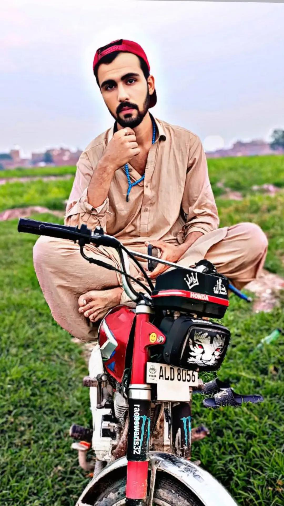 @👑RAEESWARIS🤫✌