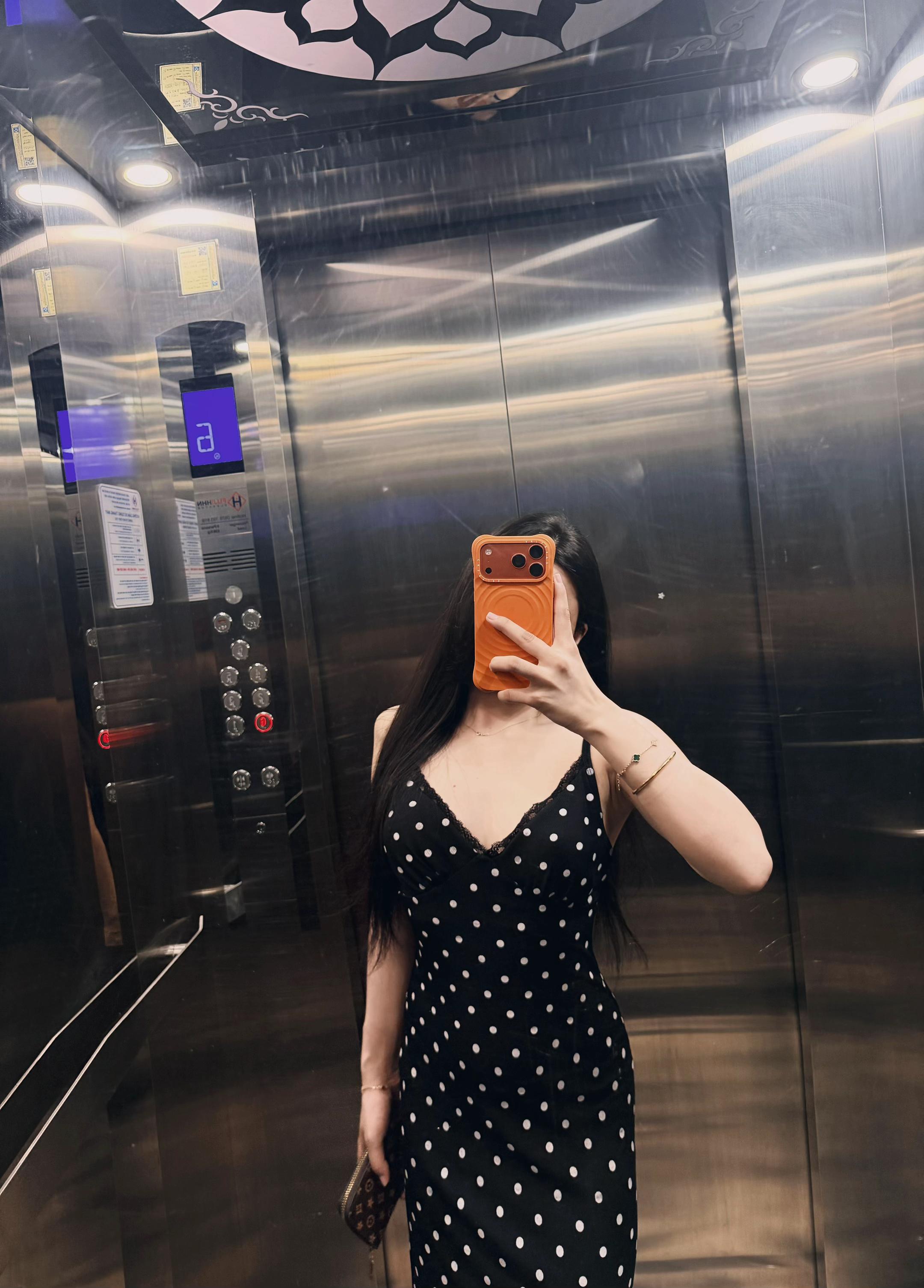 @Mẩu m&iacute;t