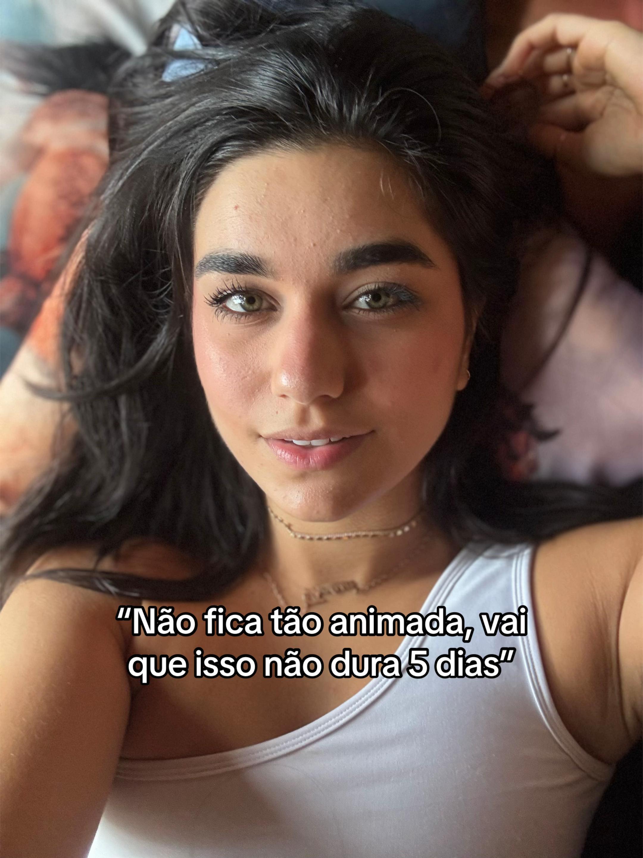 @thaissagelinger