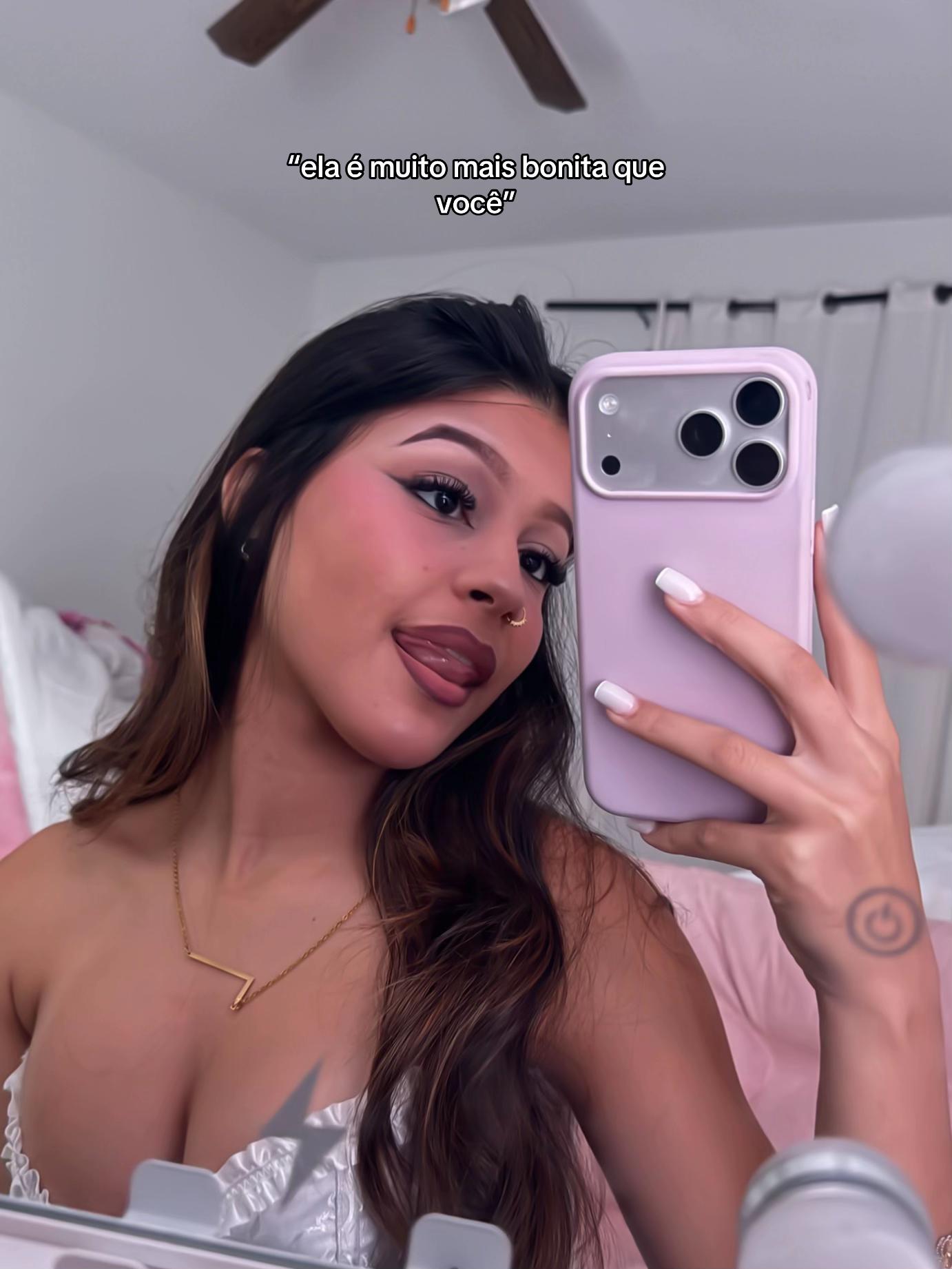 @llaisferreiira