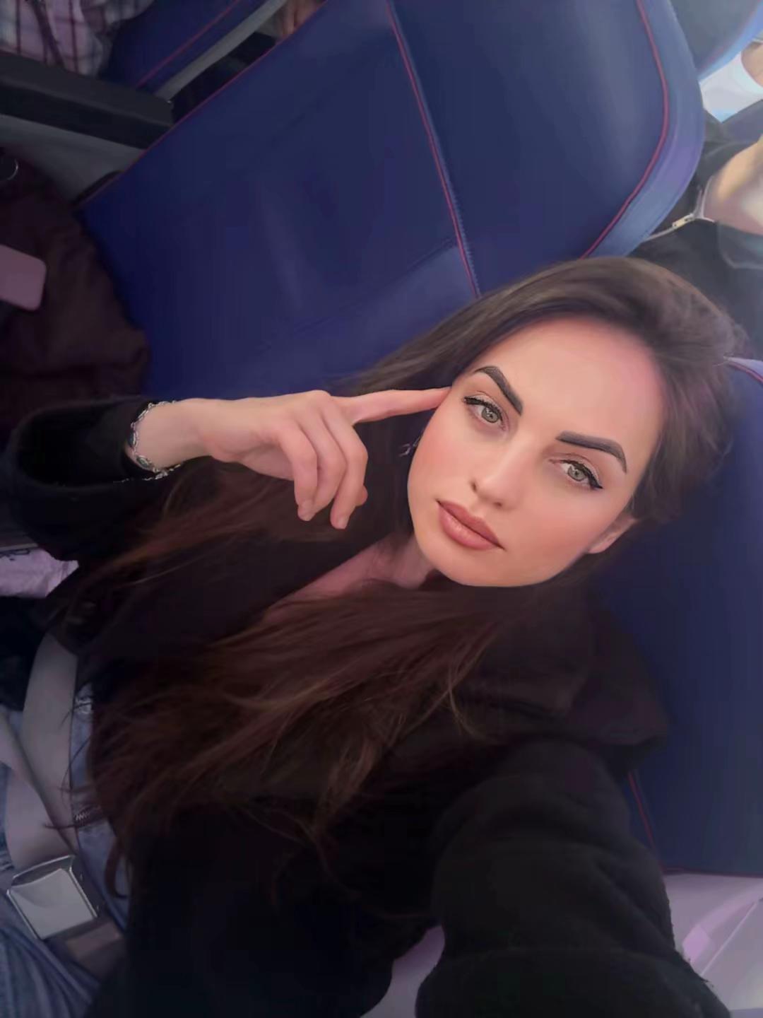 @Alina Elena156