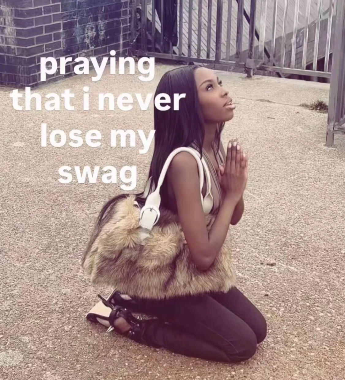 @Amorebiz_