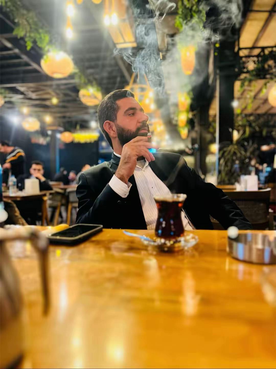 @تاجر السعادة