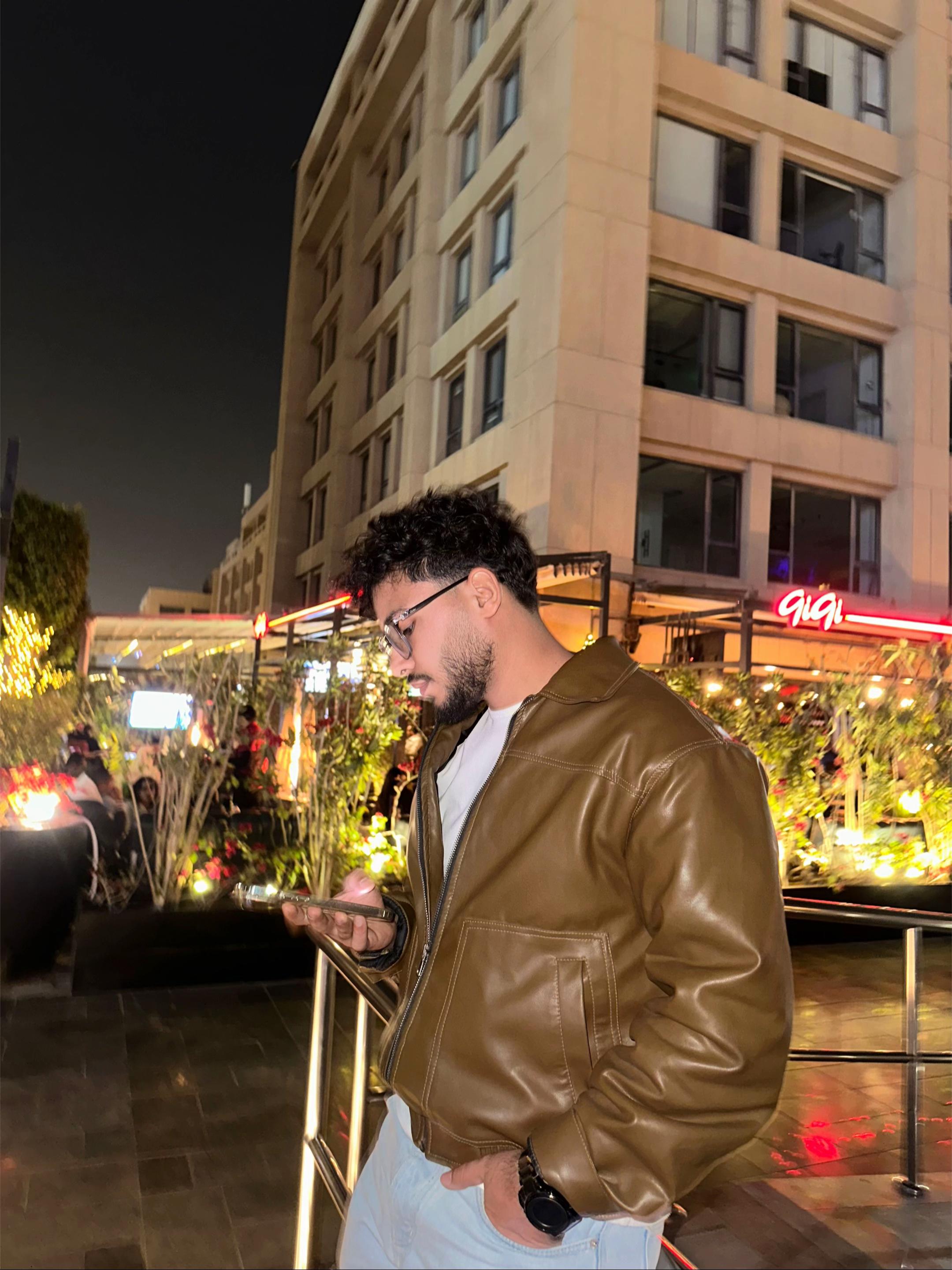 @مؤمن أبو الهول