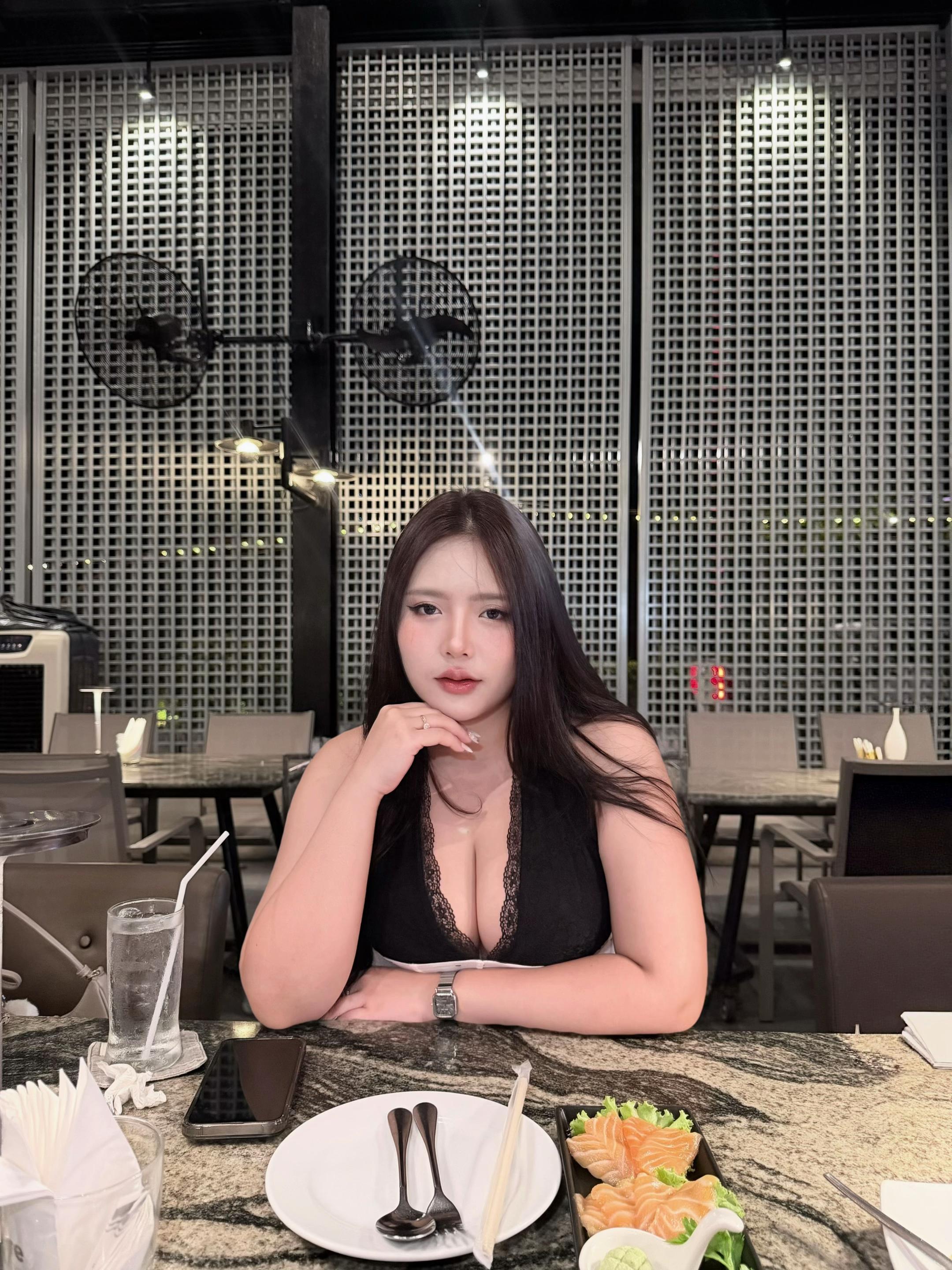 @หมูติดมันน🤏