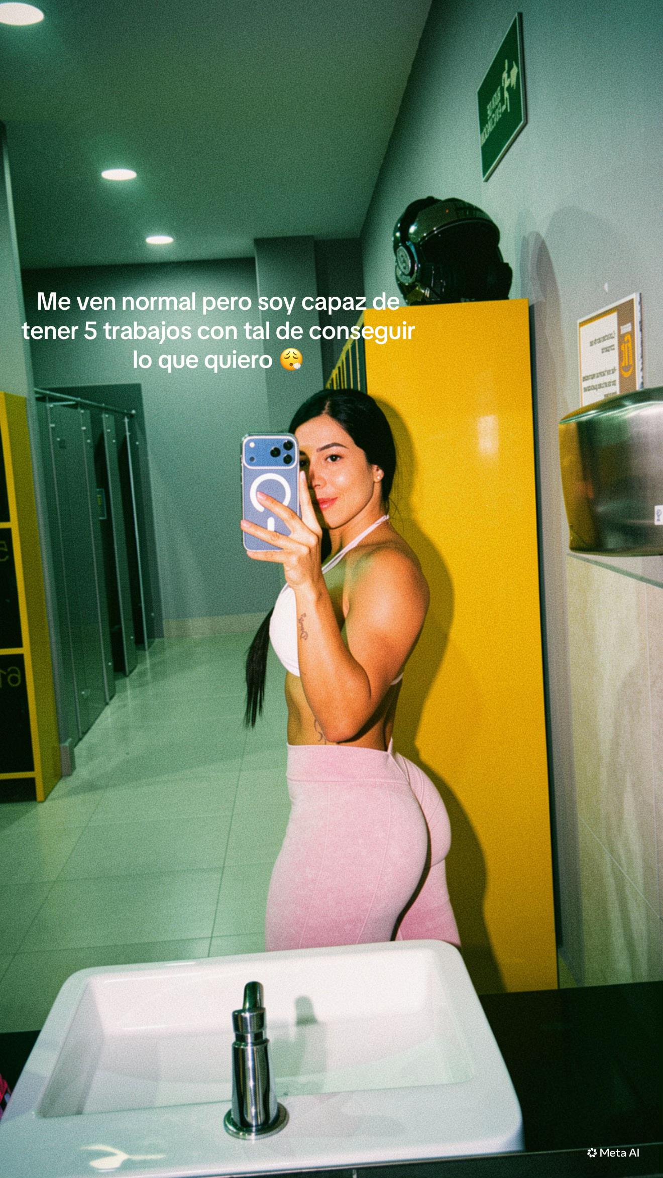 @lillymolinafit