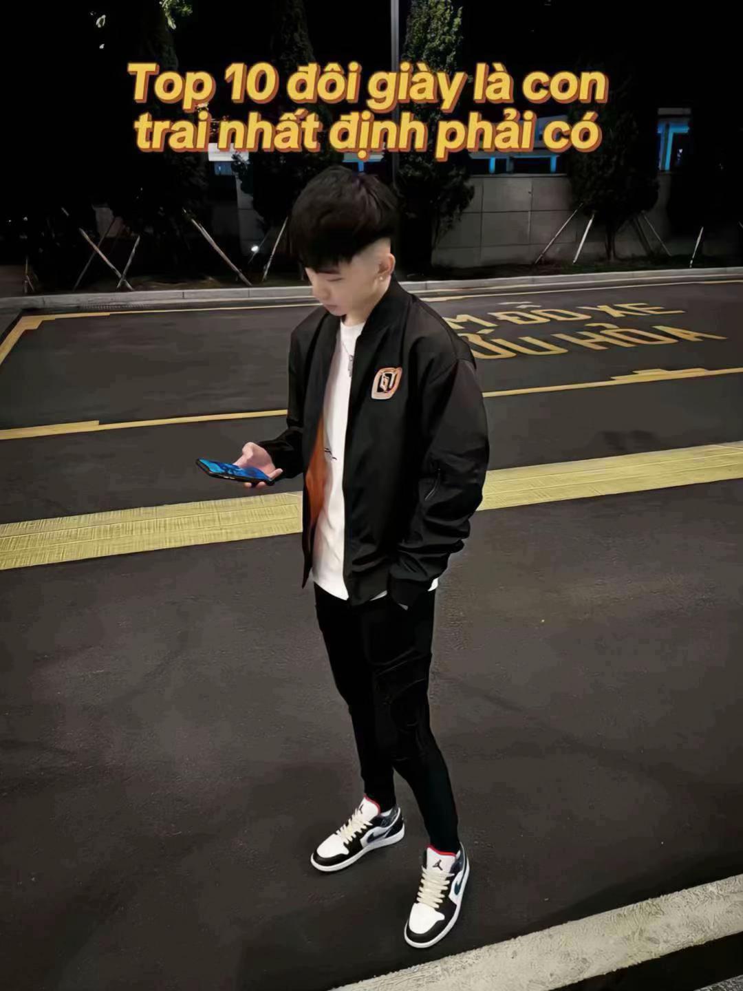 @SneakerLuxury19