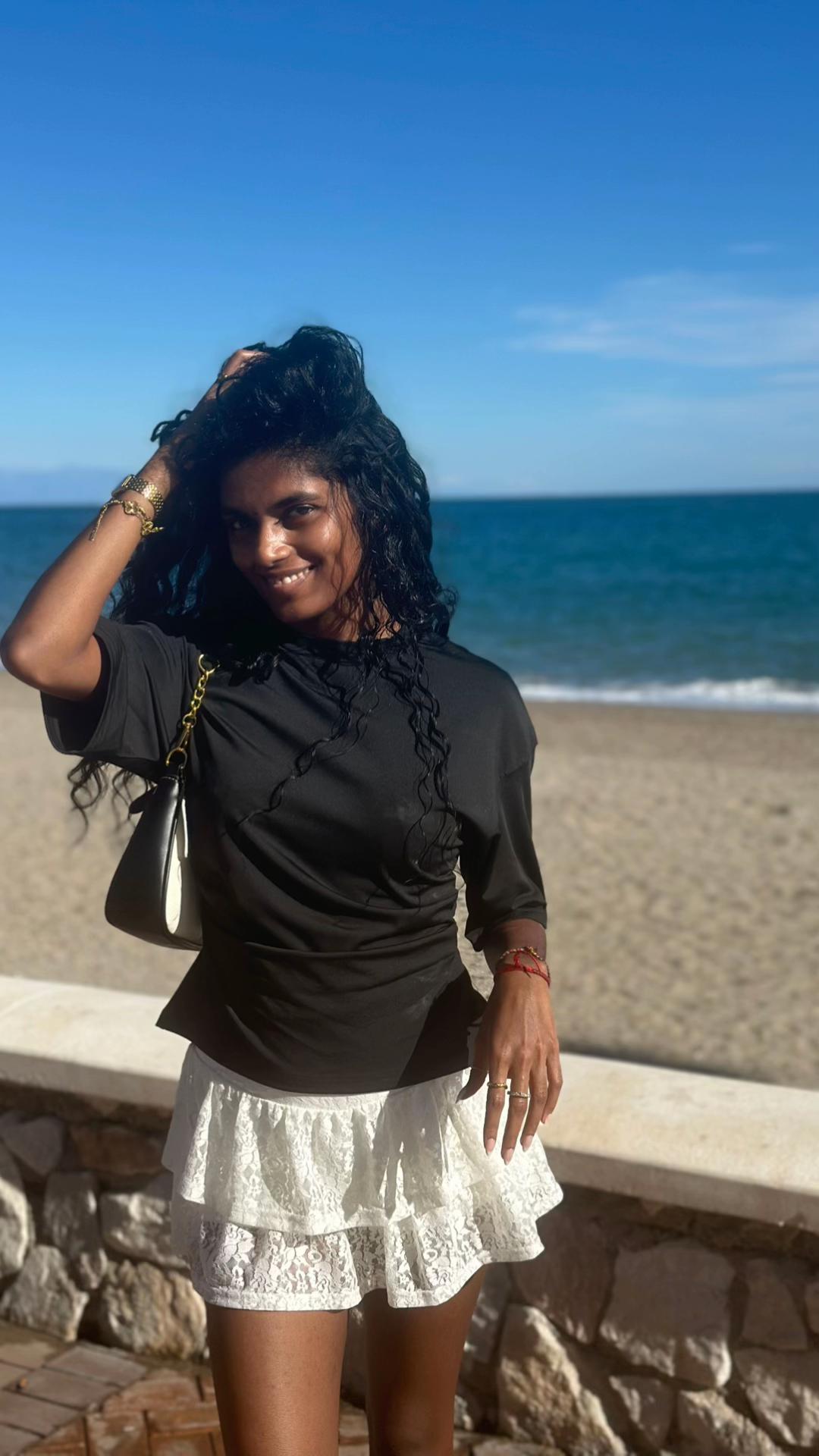 @Helena Navaratnam