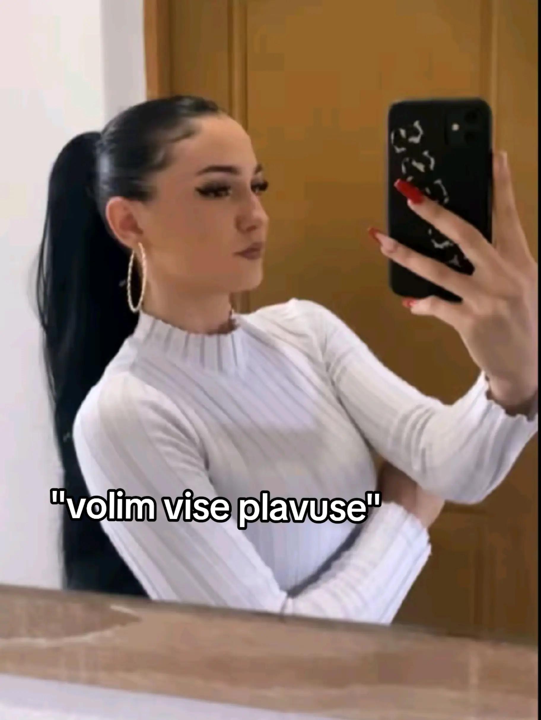 @ella🦋