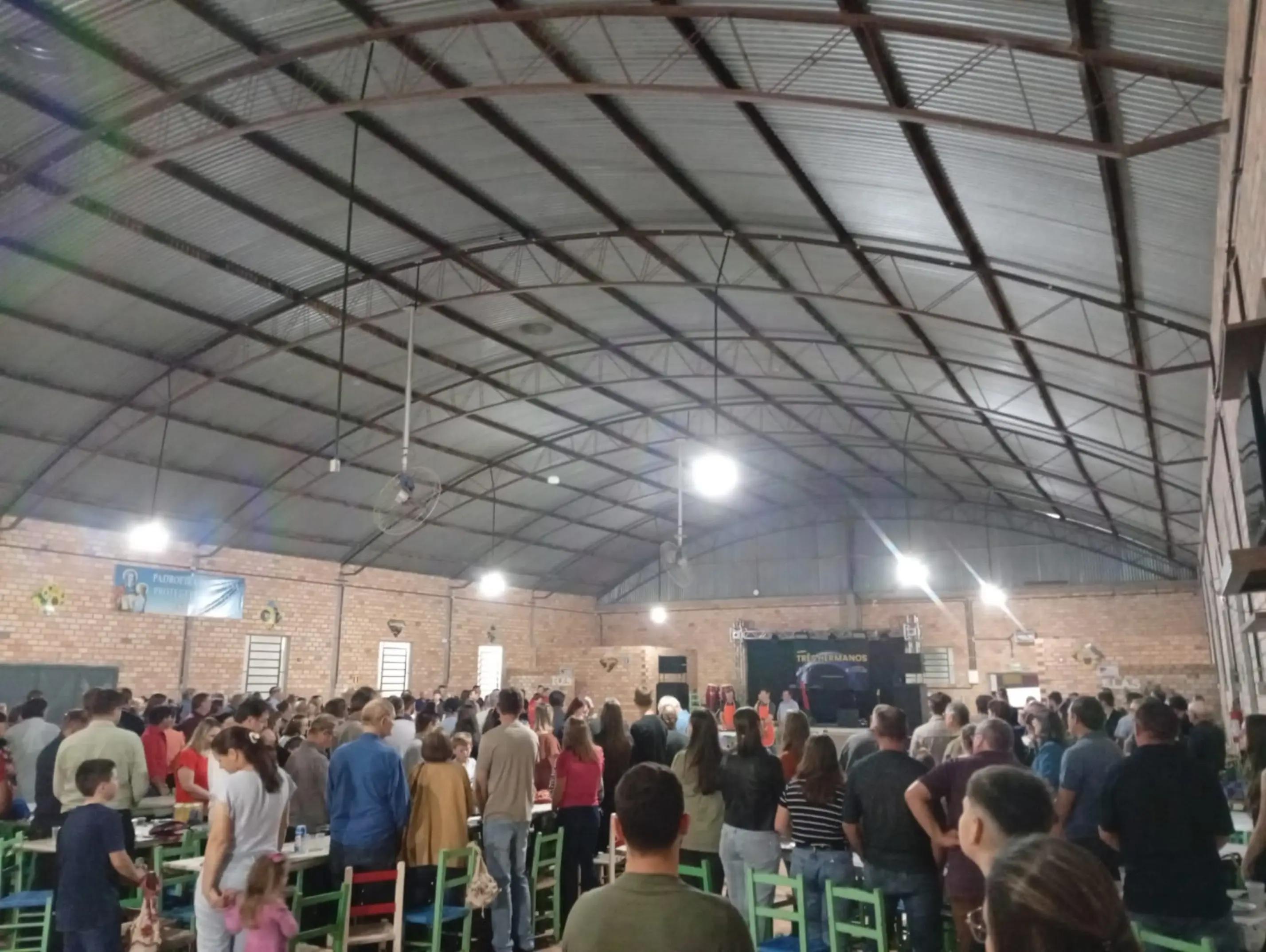 @Três Hermanos
