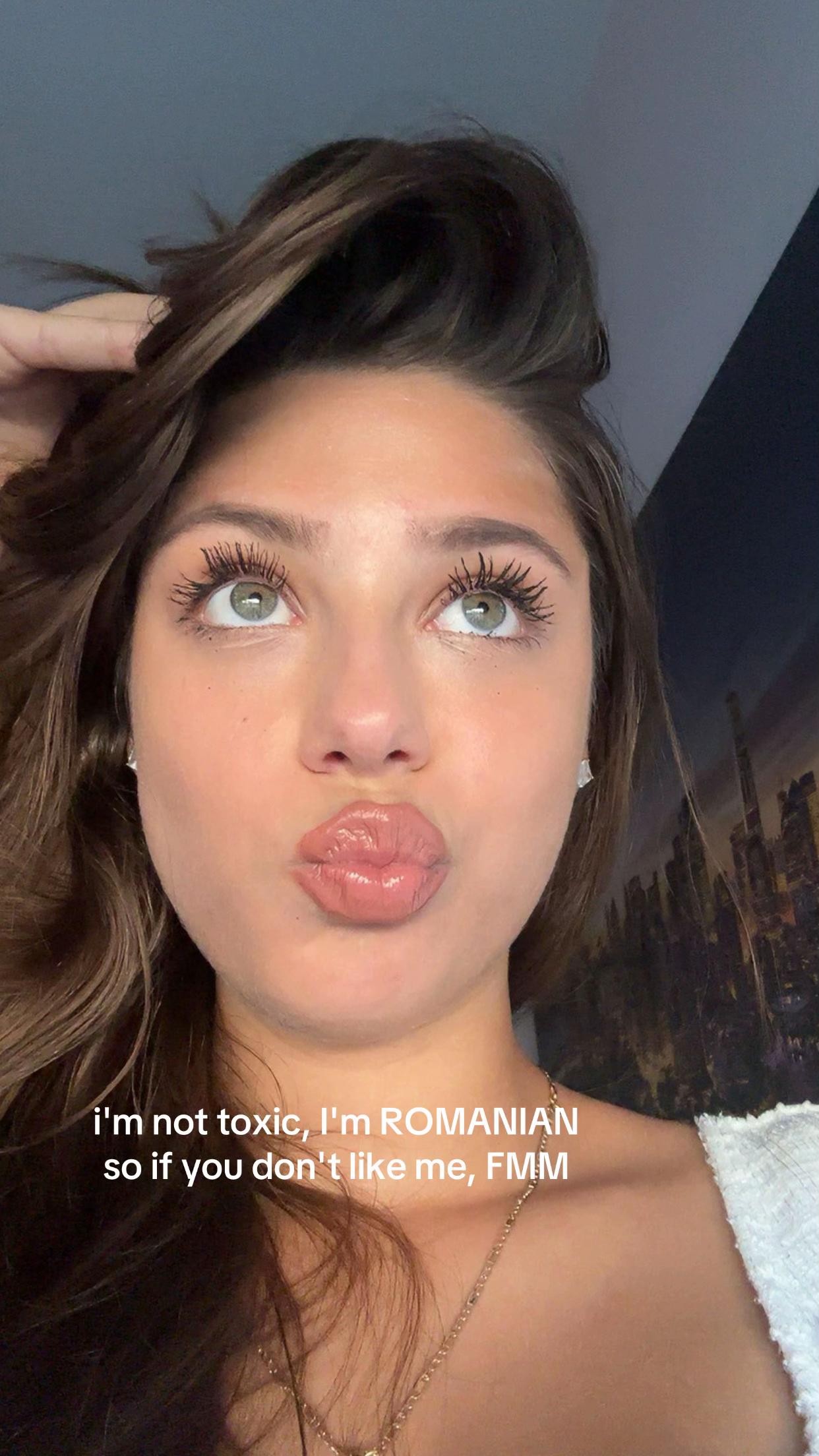 @Melii🇷🇴