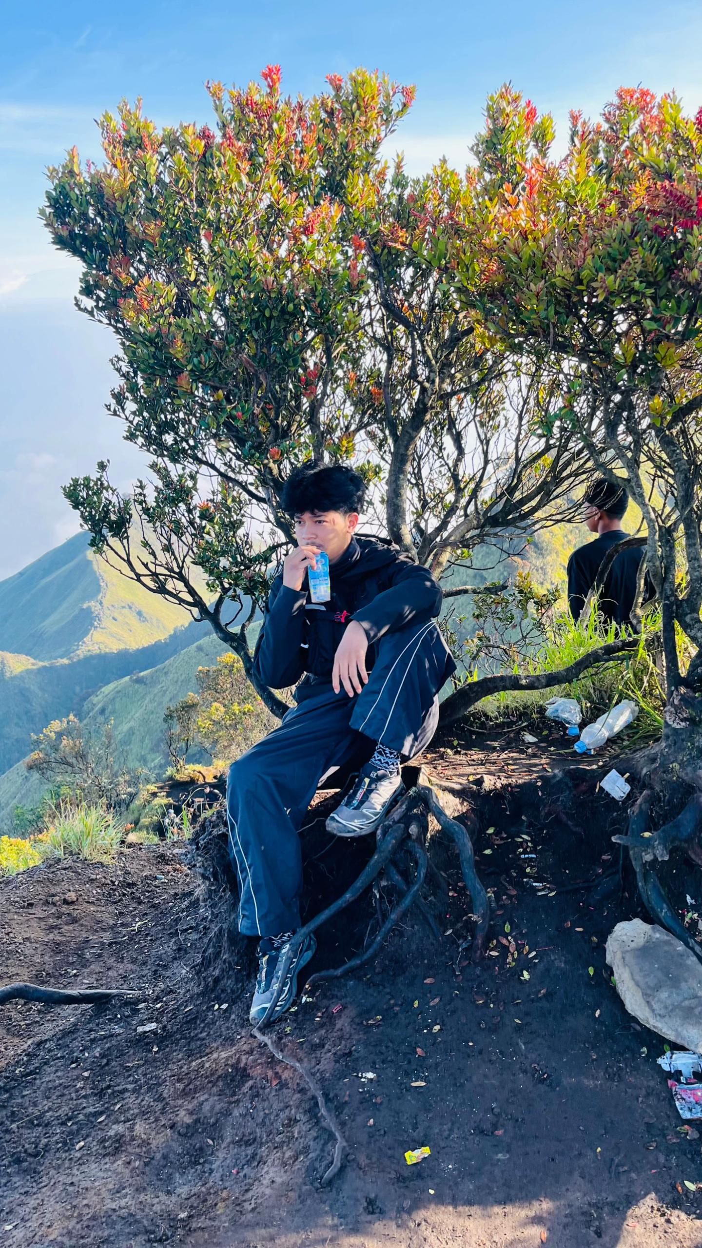 @NAMANYA ALPIN👑