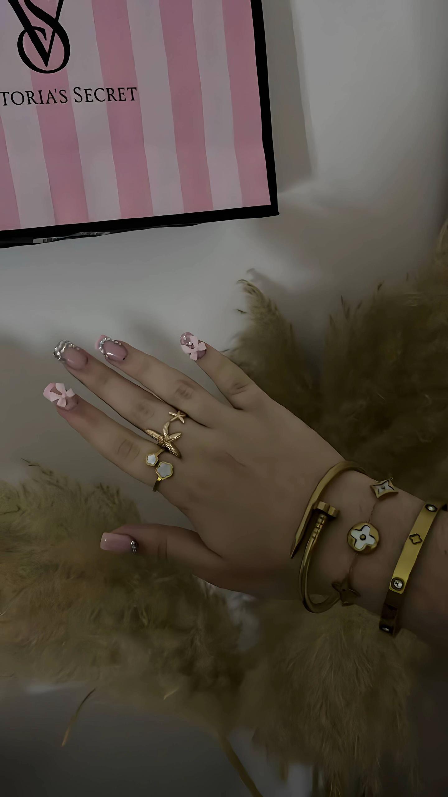 @𝑴 𝑲 𝑳&rsquo;