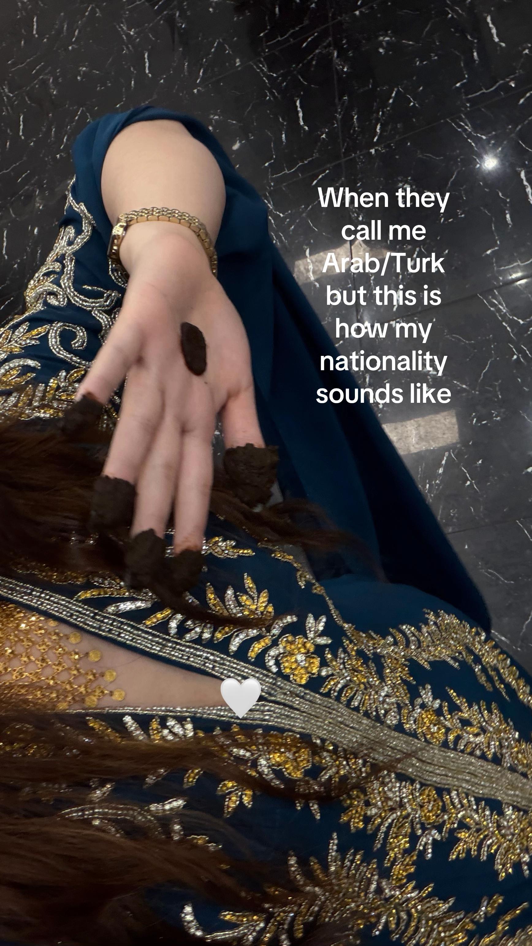 @reveloria