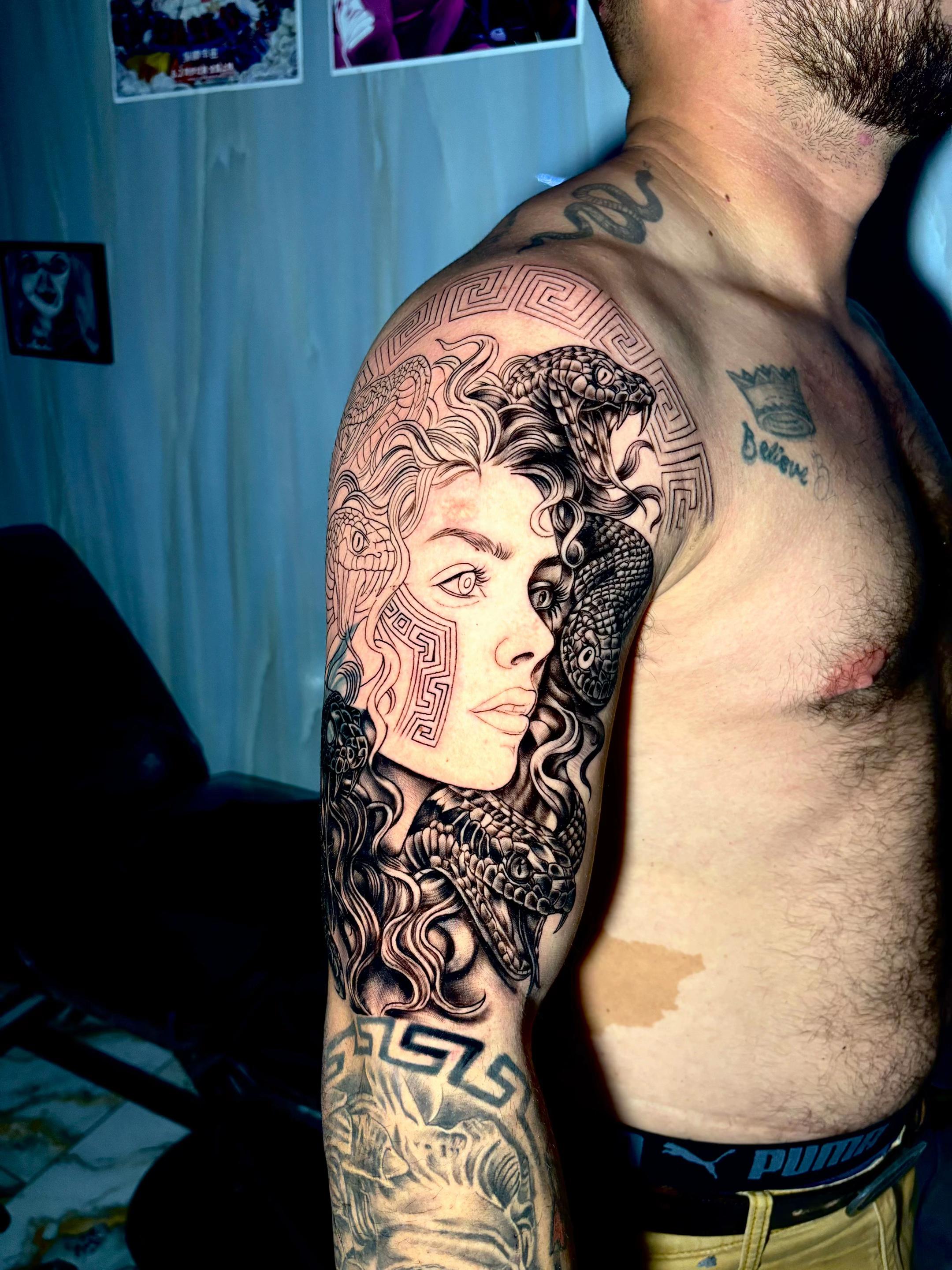 @Jona Tattoo
