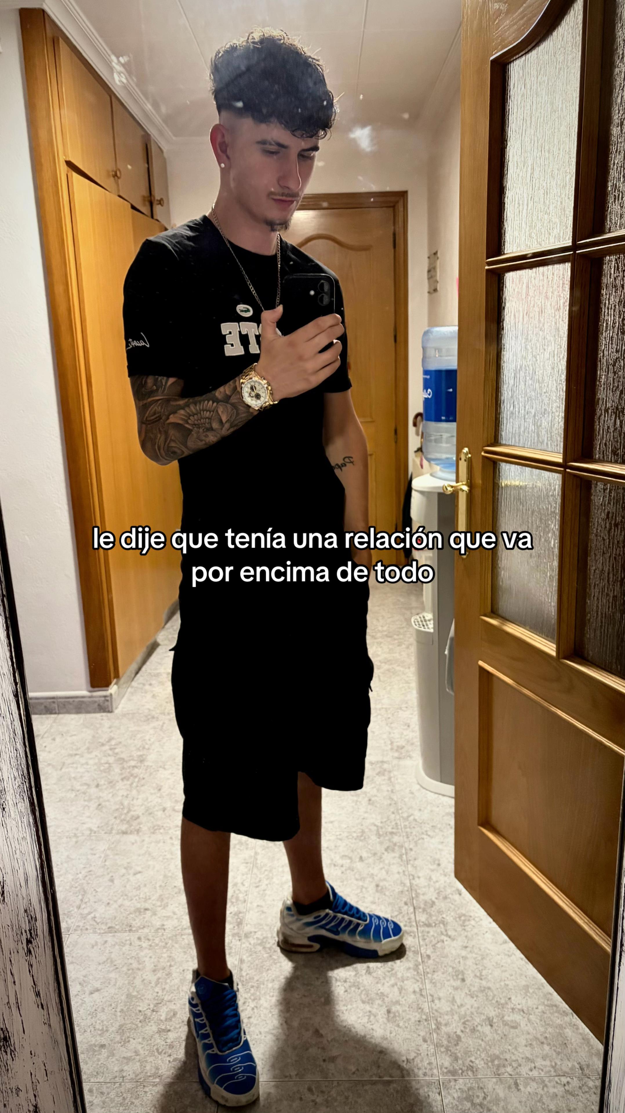 @👤