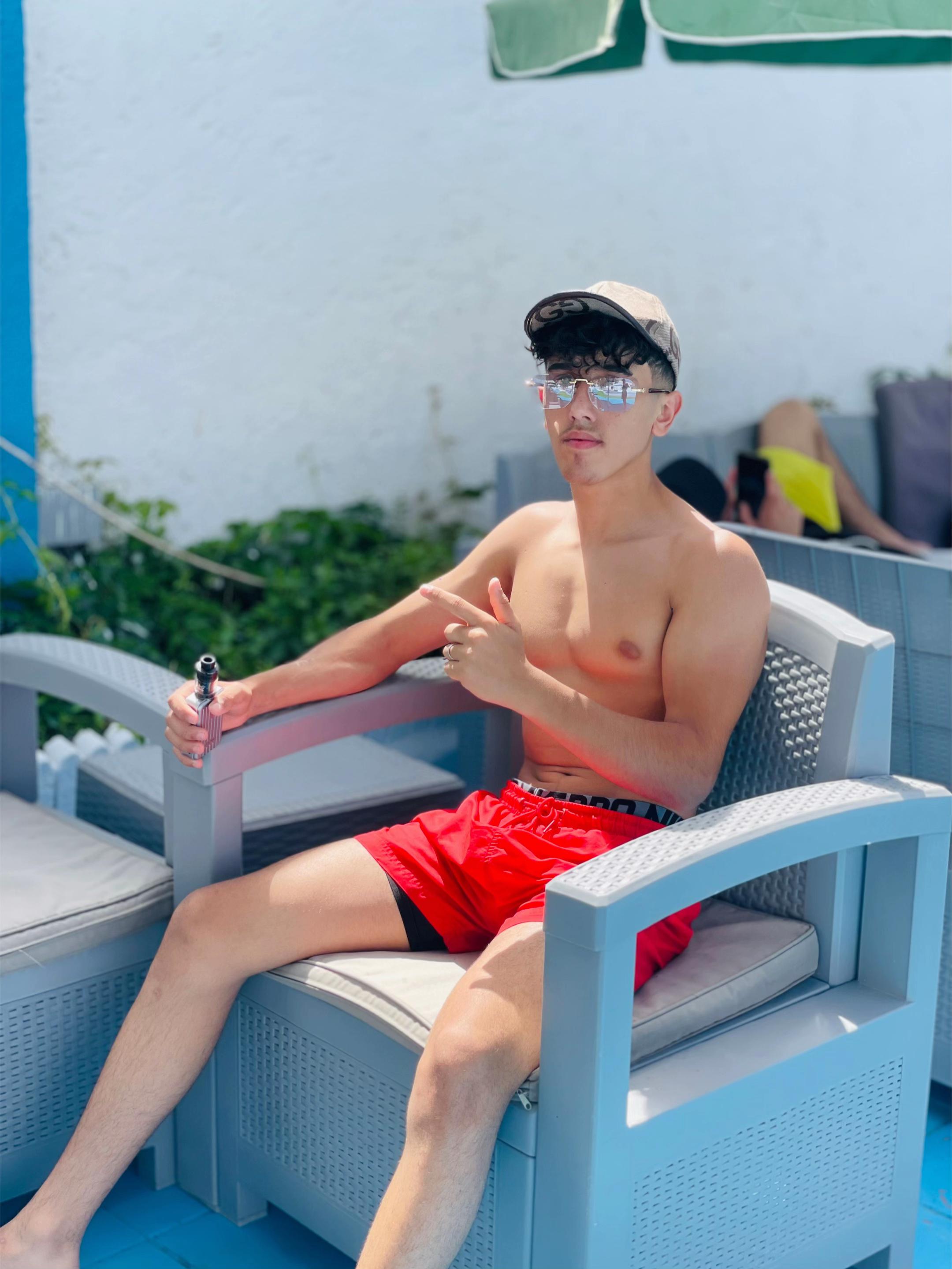 @𝐀𝐘𝐎𝐔𝐁 𝐃𝐈𝐆𝐀