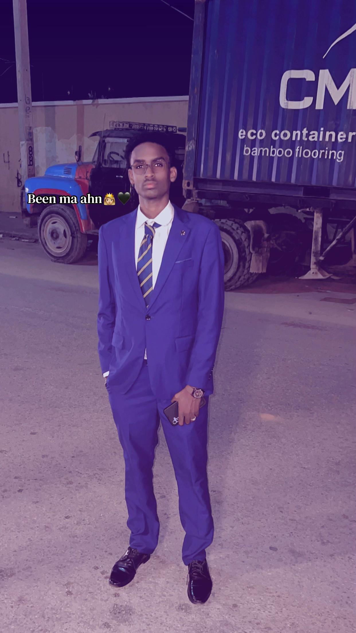 @Kamaal Apdulahi🤴🏿🇸🇴