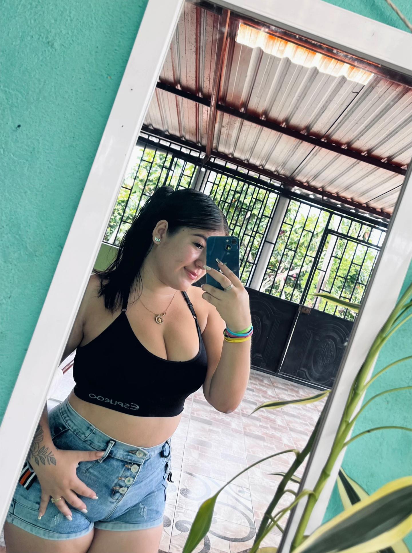 @𝓙𝓾𝓵𝔂😍🍓.