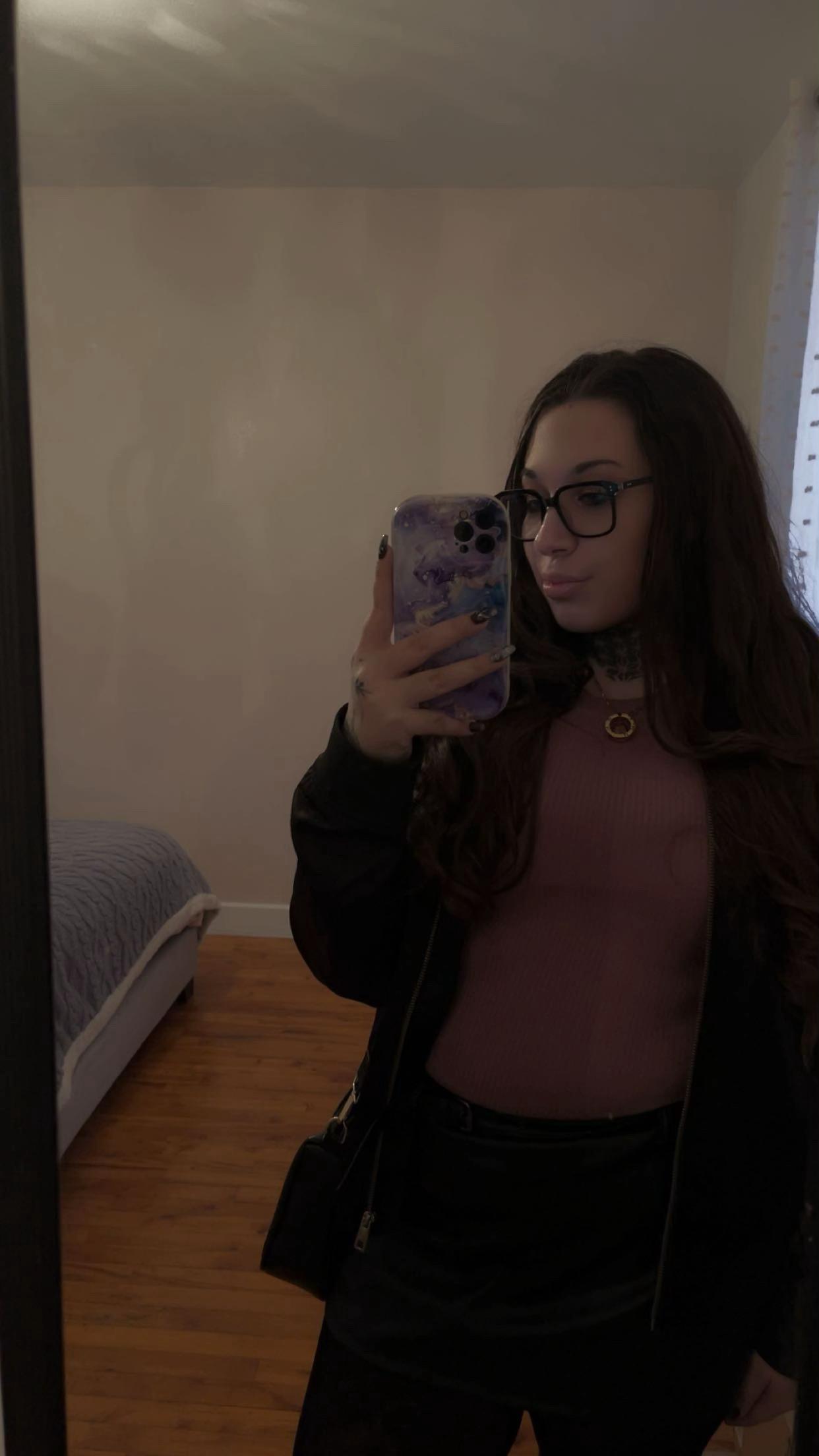 @BADDIE GIRL 🖤